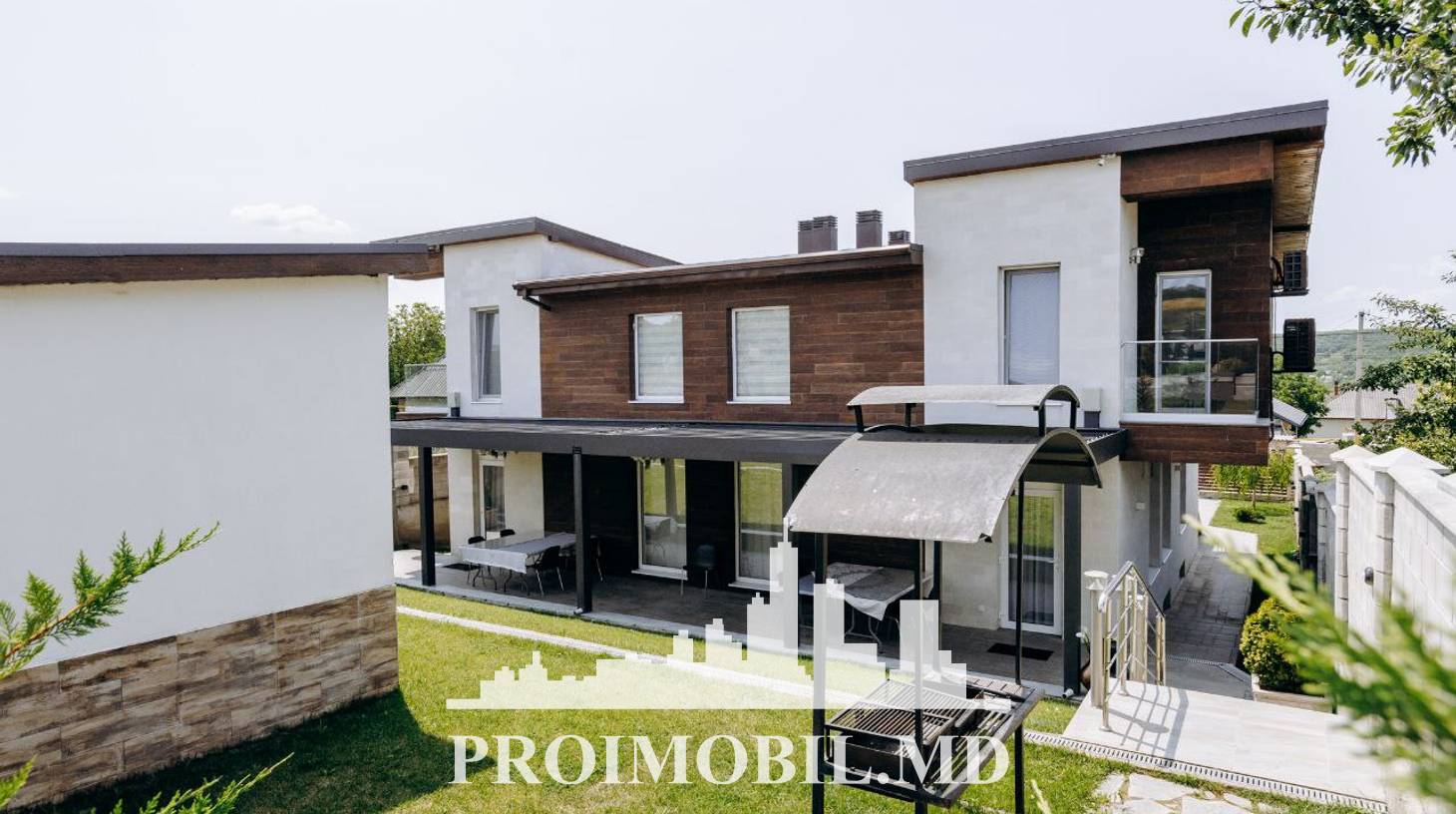 https://images.proimobil.md/u7H9Lfqr0RIQT4NgMR75tYB_7mfaLeVXIGX8NdKTgWU/watermark:0.75:so:0:30:0.39/resize:fill:1460:816:1/gravity:ce/bG9jYWw6Ly8vZXN0YXRlL2xyL2ZkNzVkZGM2LTUwZGMtNGJlZS05OTZmLTlkYzA0NzNjMTExNi5qcGVn