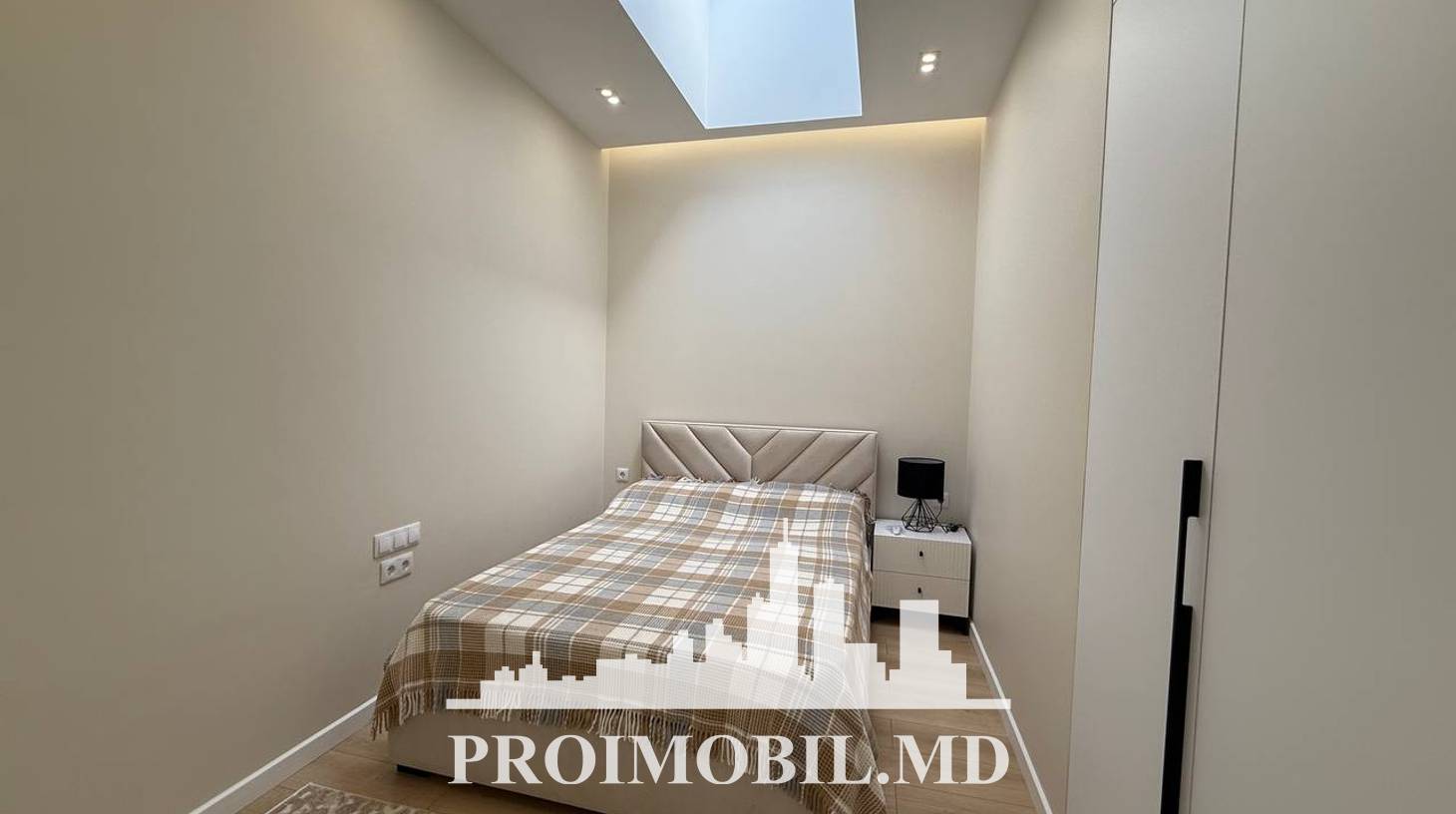 https://images.proimobil.md/u7y5VQ9M2ByK6ai33Ms8OmhH6_XUVb0okpzWSaasnYo/watermark:0.75:so:0:30:0.39/resize:fill:1460:816:1/gravity:ce/bG9jYWw6Ly8vZXN0YXRlL2xyLzMzZTA4OTMzLTg5OGYtNGU5Ni1iZDkzLTRiMzNlZWI2M2UwMy5qcGVn