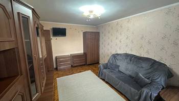https://images.proimobil.md/u8QN8WUY8mb1afoCcxHirkIkIFOxPtgoZIPK-M3Vjxk/resize:fill:350:198:1/gravity:ce/bG9jYWw6Ly8vZXN0YXRlL2xyLzJjOGRiMzUwLWQzZGQtNGUxOC04YzcxLTE2NjNlNzhhYjhmMS5qcGVn
