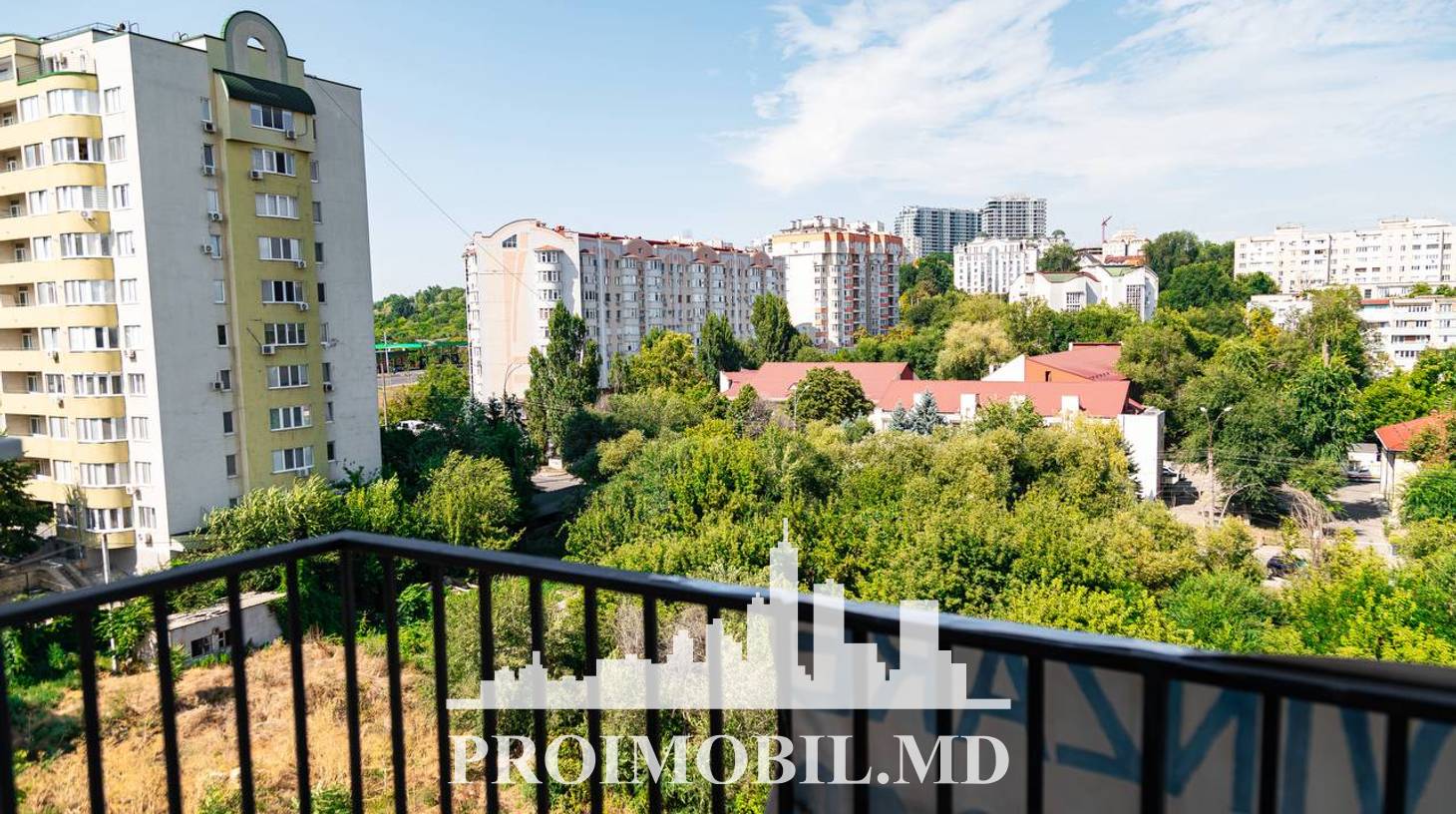 https://images.proimobil.md/u8sKrZ_rMreReU5e0GFm4ffIDhGRgfg3U_B9JSM4Bxw/watermark:0.75:so:0:30:0.39/resize:fill:1460:816:1/gravity:ce/bG9jYWw6Ly8vZXN0YXRlL2xyLzFiODE0N2Y4LTc0MjgtNDE1Zi04YzA1LTQ4MGJiMzZkYTQ5NC5qcGVn