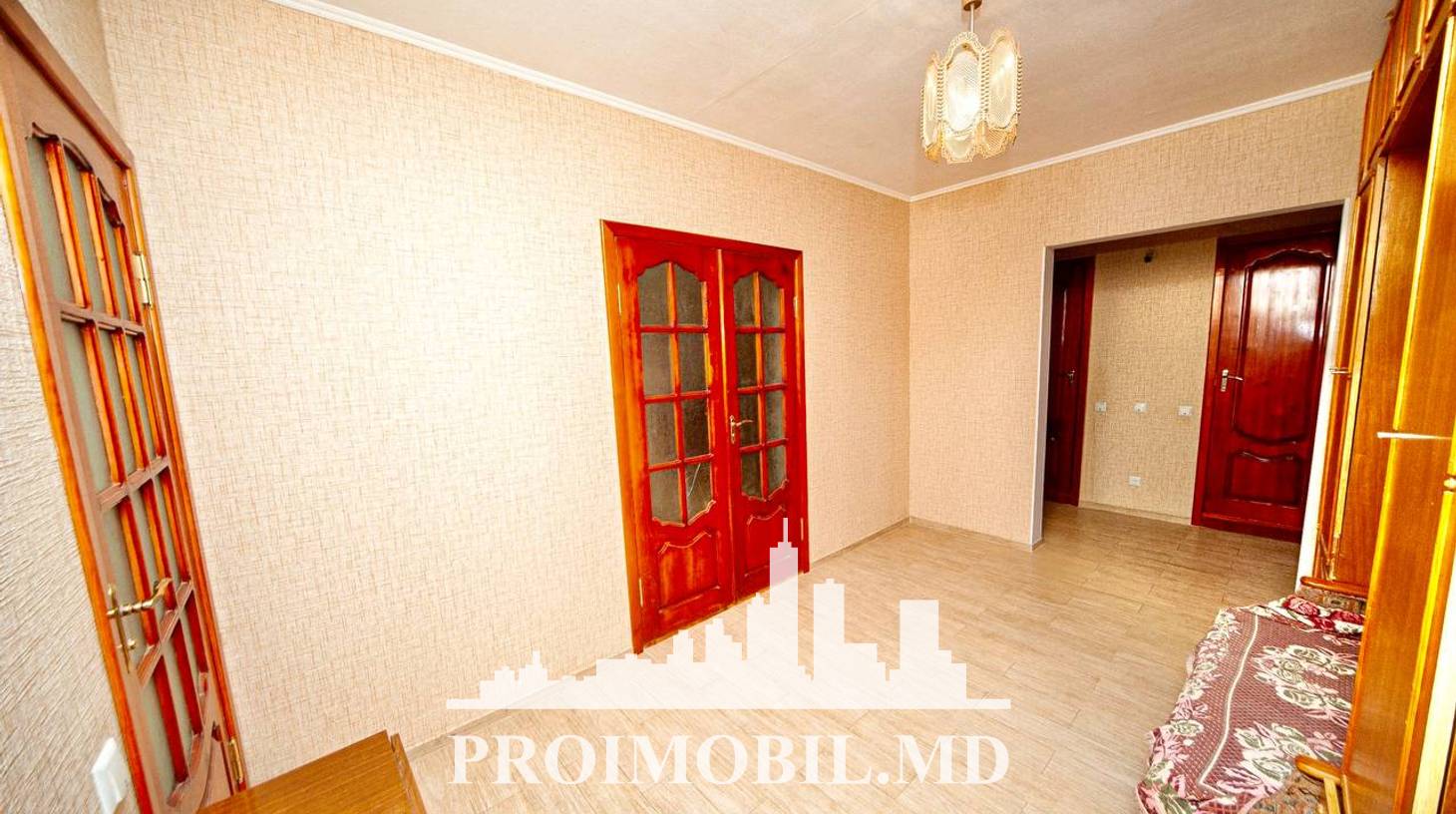 https://images.proimobil.md/u8vQEInbJ-Bj4P3kT2Lw_KMlmRVQ6SsvJRmdP5H0u7U/watermark:0.75:so:0:30:0.39/resize:fill:1460:816:1/gravity:ce/bG9jYWw6Ly8vZXN0YXRlL2xyL2VjNTVlODU1LTlhZTgtNDc5NS05YzZiLTA0ODNmYTNlZDkyYi5qcGVn