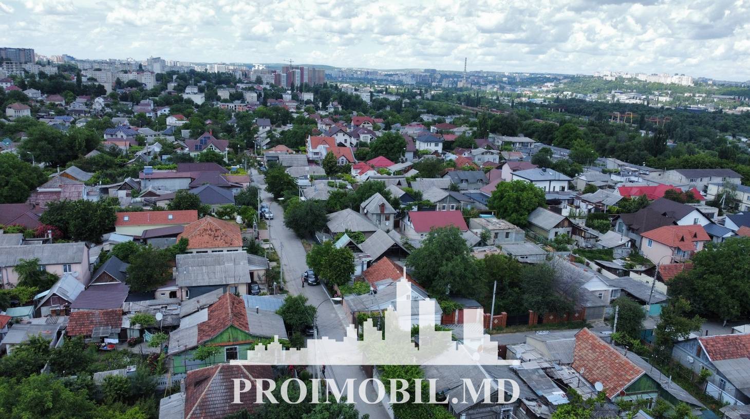 https://images.proimobil.md/uAr6KMaUWxwca71MTj7VIQaxXbihpaMt0Hl6Oz4d_sg/watermark:0.75:so:0:30:0.39/resize:fill:1460:816:1/gravity:ce/bG9jYWw6Ly8vZXN0YXRlL2xyLzFmNWY0OTQxLWZkN2EtNGM4MC04MzYyLWM3MjJiMTZhNjljZC5qcGVn