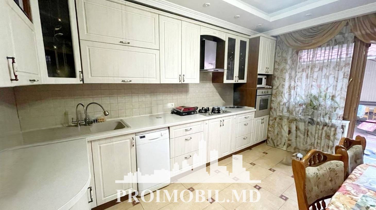 https://images.proimobil.md/uFRmLvpkpZKj5dlNvV-ivxKdYRV3fj4e3DpPudpmoJ4/watermark:0.75:so:0:30:0.39/resize:fill:1460:816:1/gravity:ce/bG9jYWw6Ly8vZXN0YXRlL2xyLzI4ZTAwNDViLTYxMGYtNGE0MS1iMmM3LWFkNWE5ZjhjNmNiNi5qcGVn