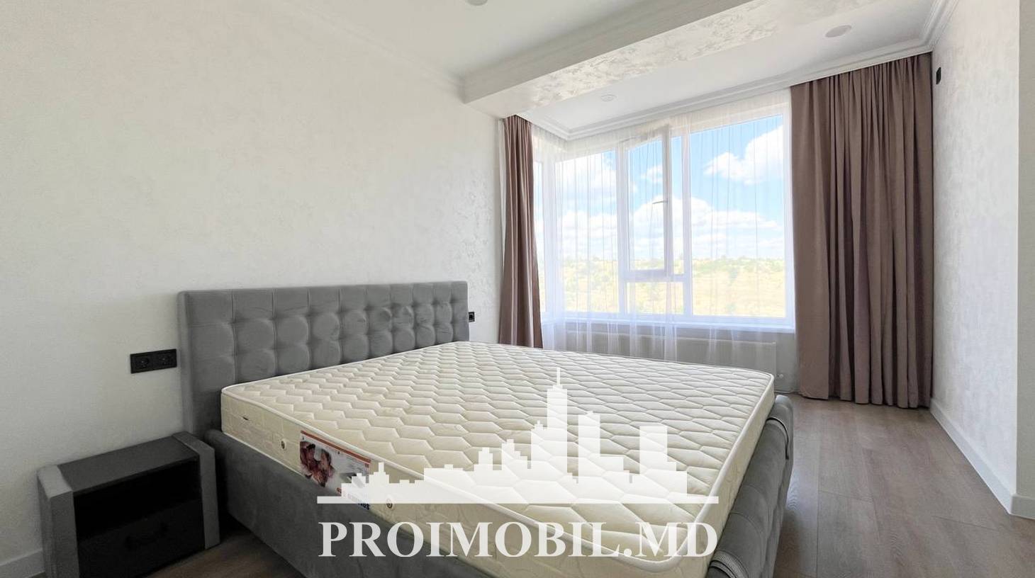 https://images.proimobil.md/uFpINWIEVcNNOWQnguOkWVIU3N98QzOhVrZAO_hW1hg/watermark:0.75:so:0:30:0.39/resize:fill:1460:816:1/gravity:ce/bG9jYWw6Ly8vZXN0YXRlL2xyL2M4NGRiNDljLWM1YzAtNDkyMC05M2FmLTVhMjU5MzcwODQzOS5qcGVn