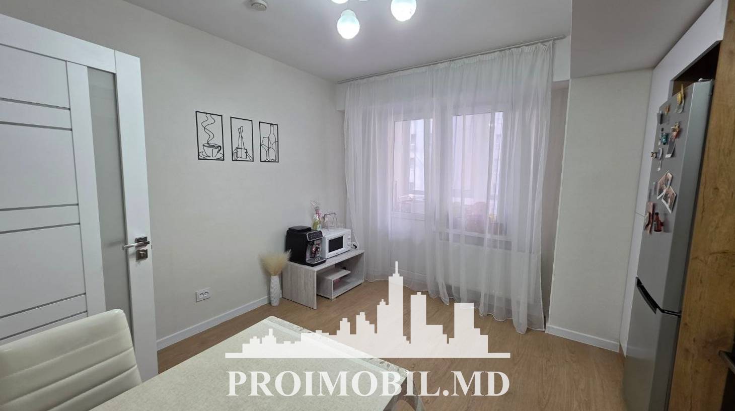 https://images.proimobil.md/uH51qXpFX81VCHk93MATqBcwFwgE2VvomLIXL4b0H2Q/watermark:0.75:so:0:30:0.39/resize:fill:1460:816:1/gravity:ce/bG9jYWw6Ly8vZXN0YXRlL2xyL2FkZjNjMWZlLWJiNDEtNGI0OS1iMmZhLTlkZTExZTZhYzJiYS5qcGVn