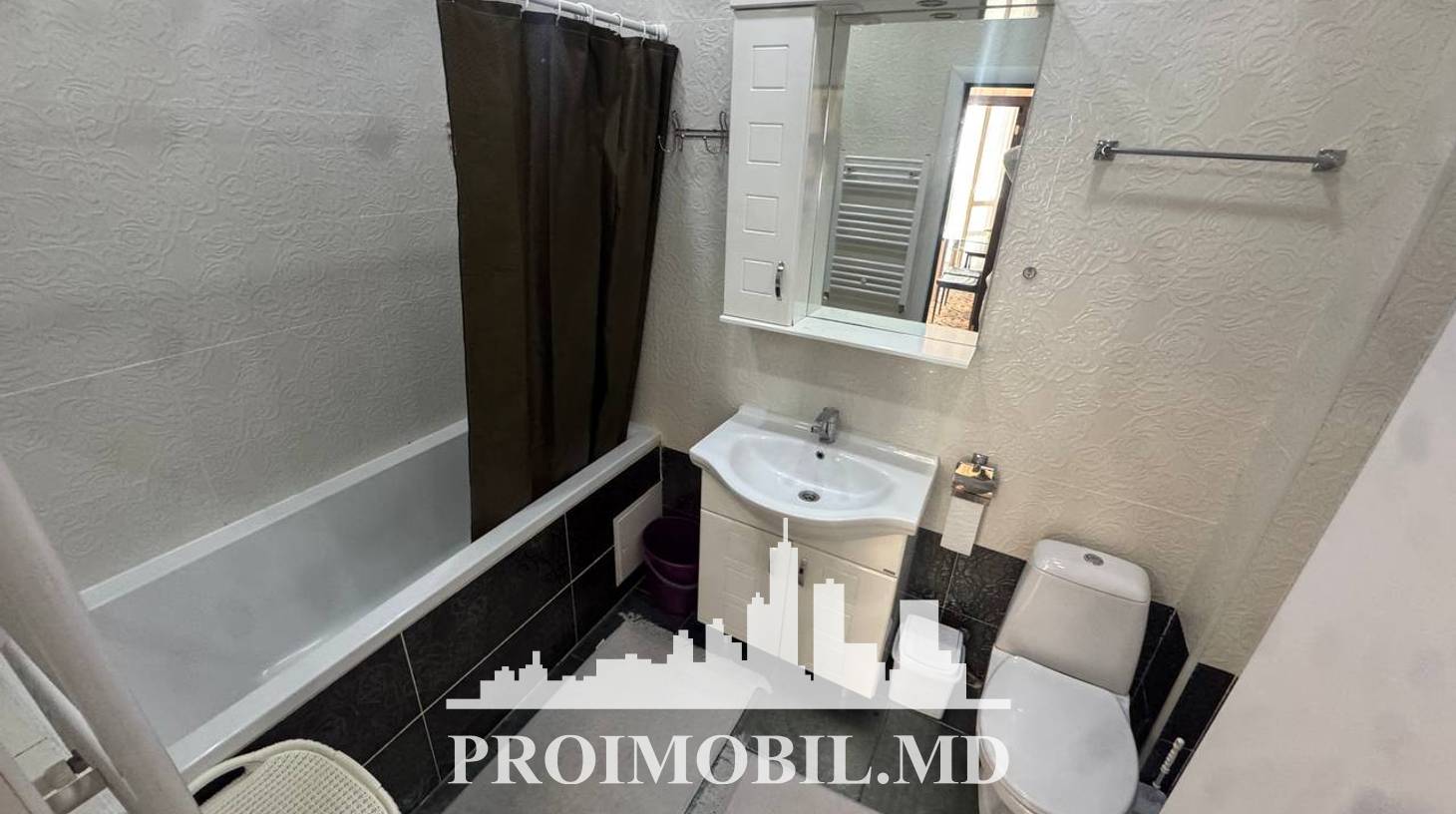 https://images.proimobil.md/uHXInzJ48b1VoYfXnrYiQwOWIzoY1hEVv3KZX1y_D2c/watermark:0.75:so:0:30:0.39/resize:fill:1460:816:1/gravity:ce/bG9jYWw6Ly8vZXN0YXRlL2xyLzBlMjg3MzQ0LWNjZjUtNDUwZC04ZWEzLWVhZDBmOTJhYzE5ZS5qcGVn