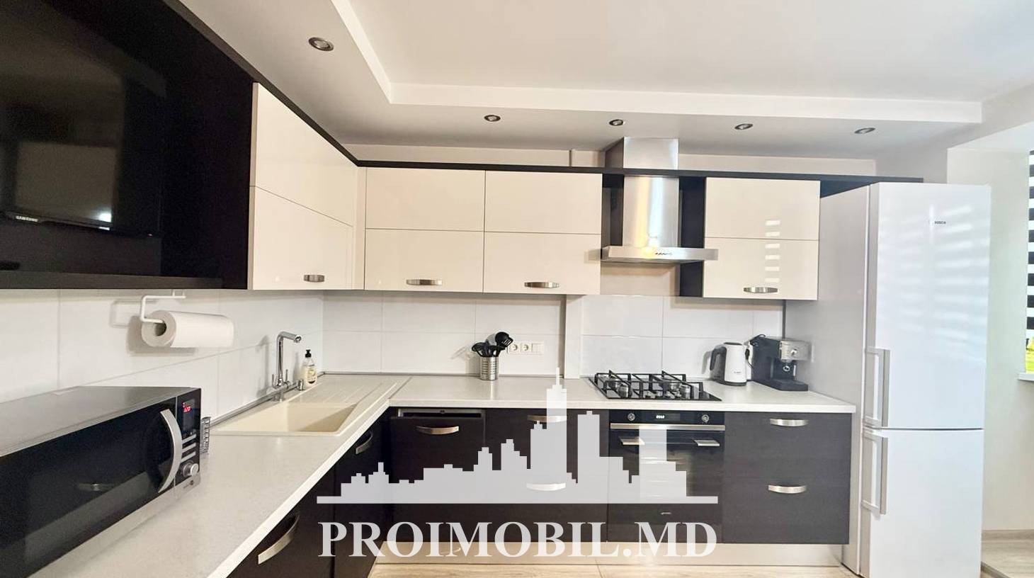 https://images.proimobil.md/uII7EWku2ba3yCTxuuA50xY_HYk9xk0dfEiMcMLds9s/watermark:0.75:so:0:30:0.39/resize:fill:1460:816:1/gravity:ce/bG9jYWw6Ly8vZXN0YXRlL2xyLzk4YTY2MDAwLTRmZWEtNGZiYS04Yzk3LWM3MzgwODEyMDVjYy5qcGVn
