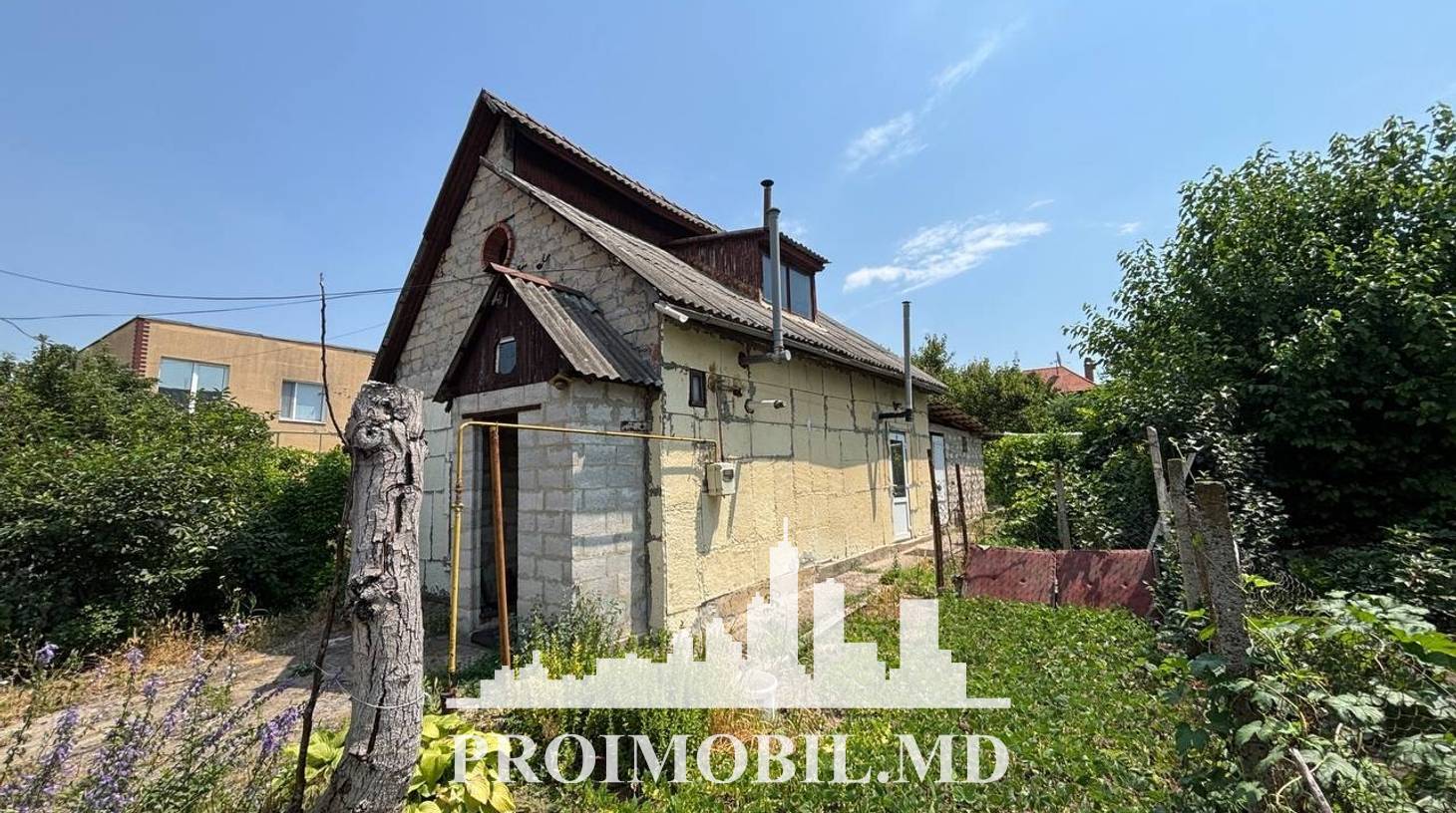 https://images.proimobil.md/uJdP72djO6LS52dg2vNdTQWmIRjIttIP--ciKb3yXnA/watermark:0.75:so:0:30:0.39/resize:fill:1460:816:1/gravity:ce/bG9jYWw6Ly8vZXN0YXRlL2xyLzVmZDE3NDYzLWM4YjQtNDIwNC05ZDQ4LTZkOTRmOTJiMTNiOC5qcGVn