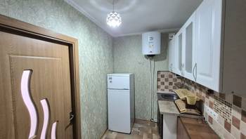 https://images.proimobil.md/uKzNIqUc6GbsLm-54km_4x5PI8nij4RdalvCxm_BJ2I/resize:fill:350:198:1/gravity:ce/bG9jYWw6Ly8vZXN0YXRlL2xyL2JmZmUzYzJkLTMzZjctNGNkZC04NzEyLTRmMzM5ZDg0ZTMyYy5qcGVn