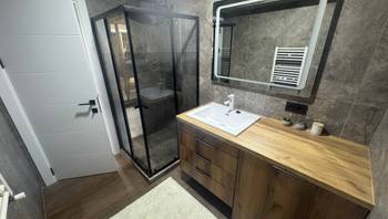 https://images.proimobil.md/uLTEje8pNATJDtmUezJVDV3fJ9D6KhlPBEKmKEYr7Oc/resize:fill:350:198:1/gravity:ce/bG9jYWw6Ly8vZXN0YXRlL2xyL2FlZTA2NTE1LWM0OGYtNDJlOC1hZGYxLWNlMGFmYWNlNjE5MS5qcGVn