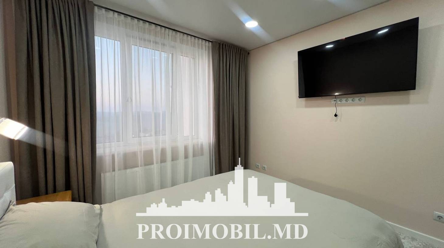 https://images.proimobil.md/uNwnEomUkQol_ld9zU-b8fXE5mkQXjaJf5ypCOjMM9c/watermark:0.75:so:0:30:0.39/resize:fill:1460:816:1/gravity:ce/bG9jYWw6Ly8vZXN0YXRlL2xyLzVhYTYzM2U3LTY2MGQtNDlkYy1hZTM1LTViNDMwNGVkMmU5Ni5qcGVn