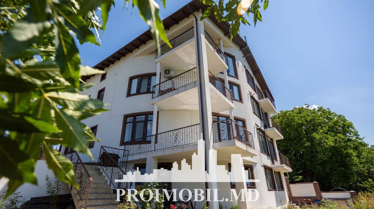 https://images.proimobil.md/uOP-JU71snJ3-PMpPEAbrwHngo30tLfK_0Dgxnm_S1Y/watermark:0.75:so:0:30:0.39/resize:fill:1460:816:1/gravity:ce/bG9jYWw6Ly8vZXN0YXRlL2xyLzdhMmM2MDMzLWNhMmEtNDdlMC1iZDA2LWFlNjYwM2Y0Y2NkZi5qcGVn