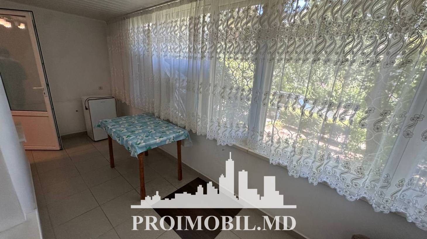 https://images.proimobil.md/uQ5x-38m4gMU9rS70Nzy1etx7_obIkd0_lxBi0-b6DU/watermark:0.75:so:0:30:0.39/resize:fill:1460:816:1/gravity:ce/bG9jYWw6Ly8vZXN0YXRlL2xyLzU0N2JhNGEwLTkwODAtNDJlNy1iZGNiLWJjMzk3YTVhNDZmOC5qcGVn