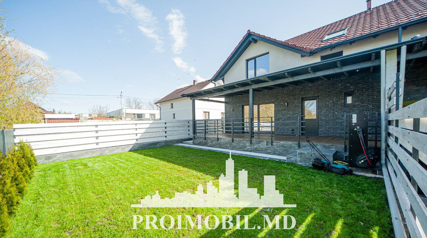 https://images.proimobil.md/uQc2s8oNrgHsIzRJYJ20lt22TdGNIBxf4OAaOxYFF5A/watermark:0.75:so:0:30:0.39/resize:fill:1460:816:1/gravity:ce/bG9jYWw6Ly8vZXN0YXRlL2xyLzM3ODRjY2Q0LTAyZjctNDc5Yy1hOGM1LTA3MWFiMDVlZGFkNi5qcGVn