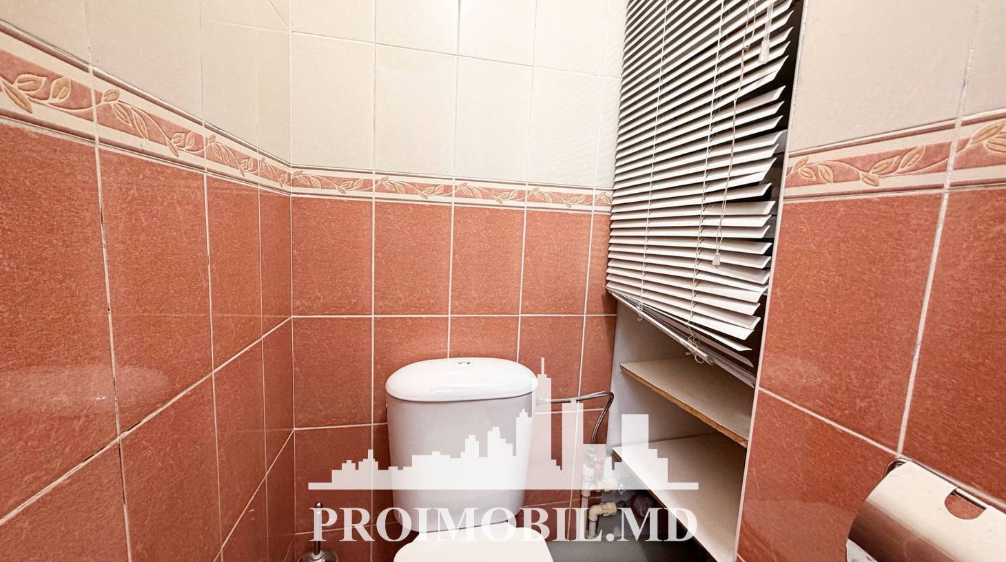 https://images.proimobil.md/uQrruDwZ-XLvo5_H4KLvIXpM11teMpJ3FKivSISg28k/watermark:0.75:so:0:30:0.39/resize:fill:1460:816:1/gravity:ce/bG9jYWw6Ly8vZXN0YXRlL2xyLzk2YzI2YTk1LTAwZTEtNDMyMi05OTJmLWMxNWIzMTUyNjVkMi5qcGVn