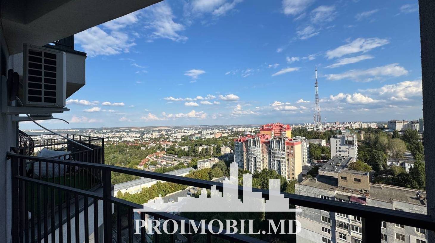 https://images.proimobil.md/uRCTMLLVoVaVGLkj4wUMUfGZGTsK1W-SHSvXhraeTBA/watermark:0.75:so:0:30:0.39/resize:fill:1460:816:1/gravity:ce/bG9jYWw6Ly8vZXN0YXRlL2xyL2JkNjRkNWVmLTI3MDktNDFiNC05ZjZmLWQwZGJlYzljNmIxMC5qcGVn