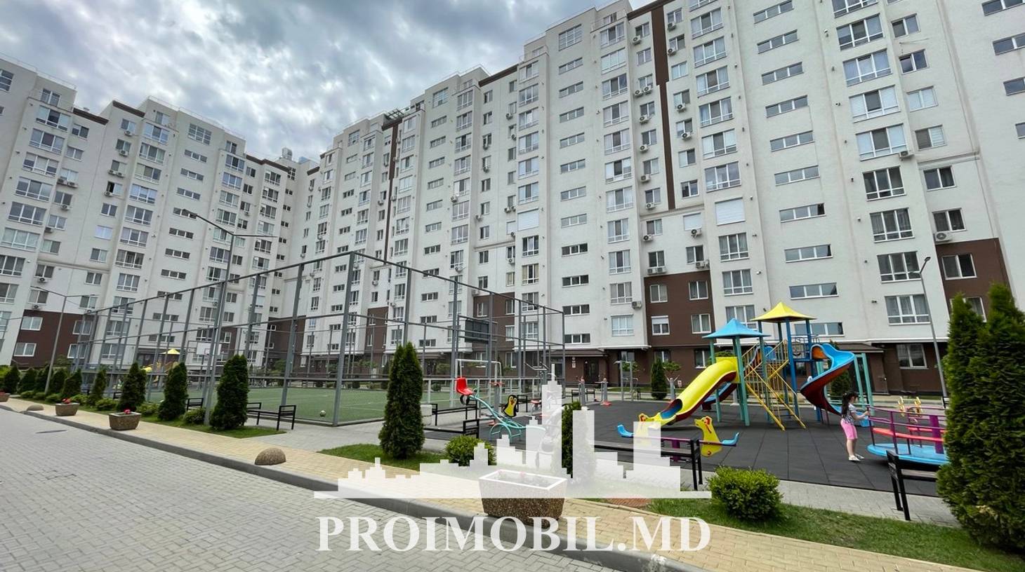 https://images.proimobil.md/uTvxHSob7S8EQroBMiVeqwWJv3_1E9yBz-u0AfV5_K8/watermark:0.75:so:0:30:0.39/resize:fill:1460:816:1/gravity:ce/bG9jYWw6Ly8vZXN0YXRlL2xyLzQ2YmYzMDk5LWY3YjAtNGRiNC1iOGE3LTliOWI5NWY0OTUxNS5qcGVn