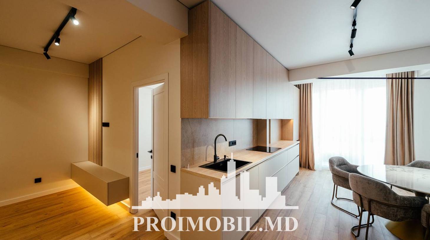 https://images.proimobil.md/uVfH7y7b5i6pq4e45eZQWE3lLLAXl4LSJhXuss_GJdM/watermark:0.75:so:0:30:0.39/resize:fill:1460:816:1/gravity:ce/bG9jYWw6Ly8vZXN0YXRlL2xyLzU2MjdmM2YxLTg1ODctNDQ4Yi04ZjhiLTM3YjMzYTJkMTY1MS5qcGVn