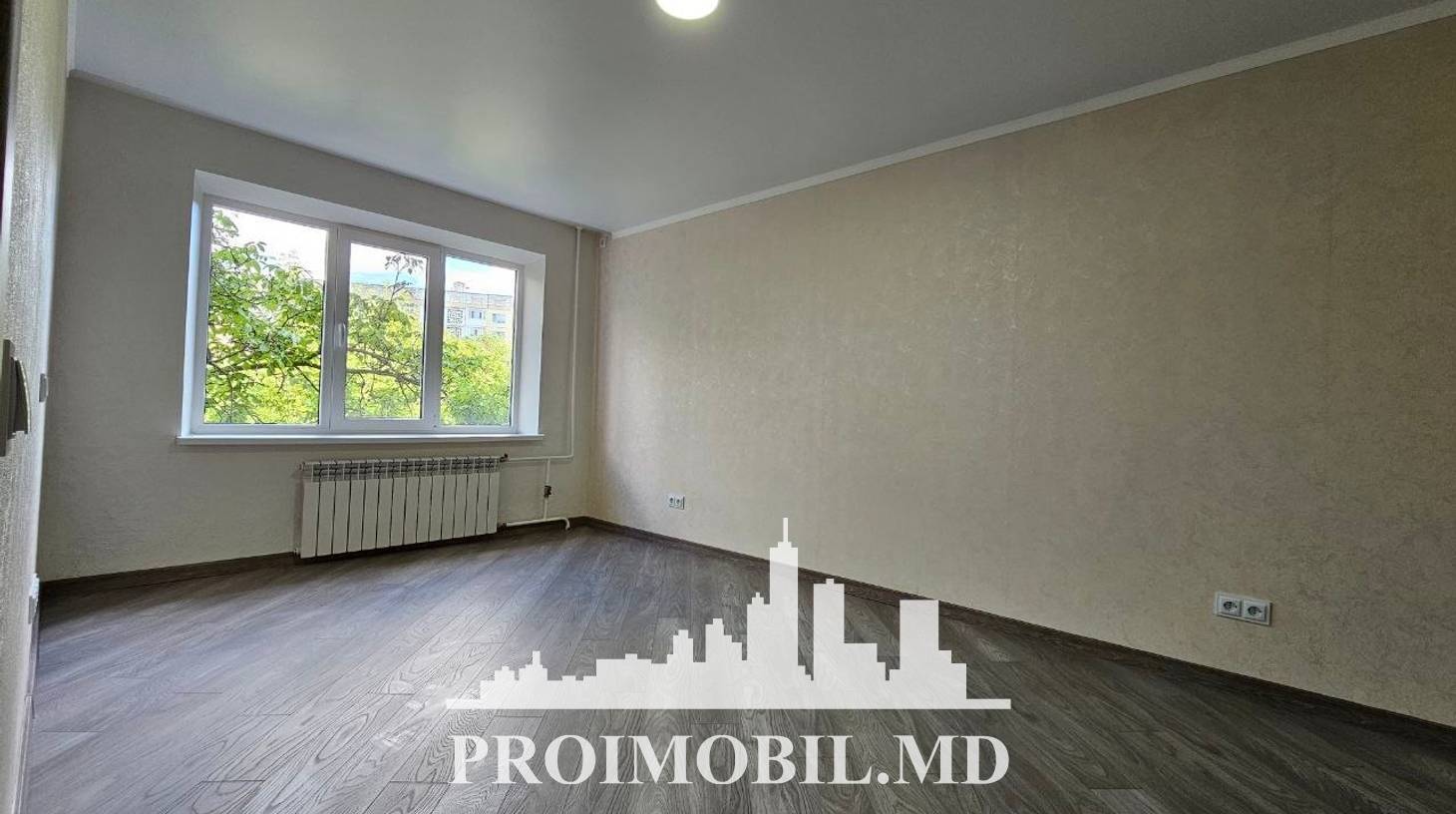 https://images.proimobil.md/uVysJEXsYwq1YfMS03JDZgf_IhIxjuvVw6xrox8p-zA/watermark:0.75:so:0:30:0.39/resize:fill:1460:816:1/gravity:ce/bG9jYWw6Ly8vZXN0YXRlL2xyLzkyYTU4NDJhLWRjNDQtNGZiYy1iNTU0LTc4YTNlYTY2Y2FiNi5qcGVn