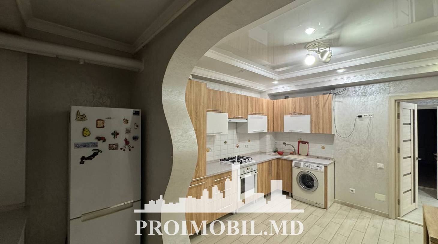 https://images.proimobil.md/u_633Ts2X8roYEJG8oKBKoblwXykjwHGiTS7QCfRHp4/watermark:0.75:so:0:30:0.39/resize:fill:1460:816:1/gravity:ce/bG9jYWw6Ly8vZXN0YXRlL2xyLzI3M2QxN2FmLTJkOTMtNDgwZC1iOWJlLWZhODc1MTA5YzFmYy5qcGVn
