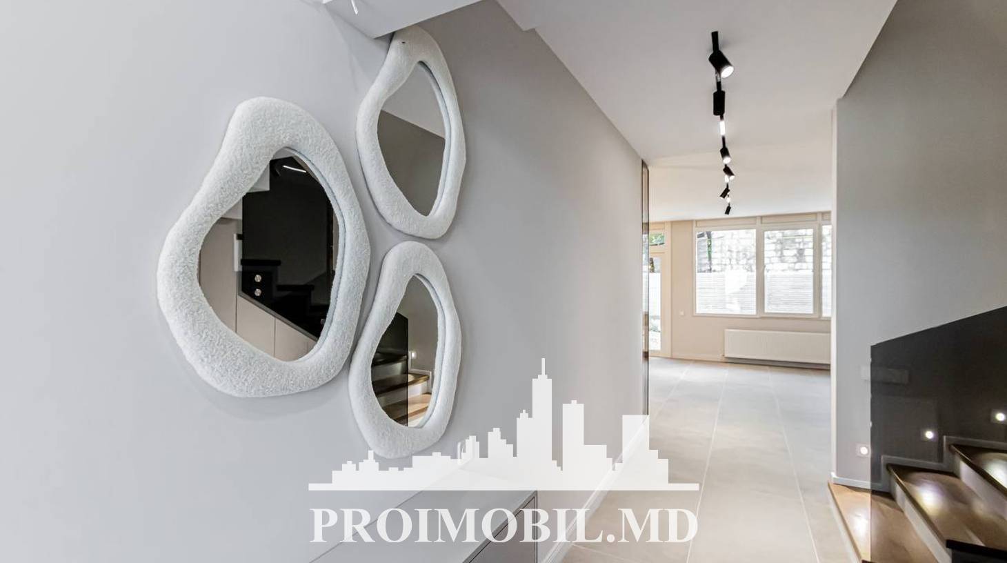https://images.proimobil.md/u_7C3dIBcciqSJFq_qP5f2wm34BG-q_fvXhUHxWo5EA/watermark:0.75:so:0:30:0.39/resize:fill:1460:816:1/gravity:ce/bG9jYWw6Ly8vZXN0YXRlL2xyLzc0MWExMjYyLTUzY2UtNGVkNS1hY2Q5LTlmZjExYWJlNDYwYS5qcGVn