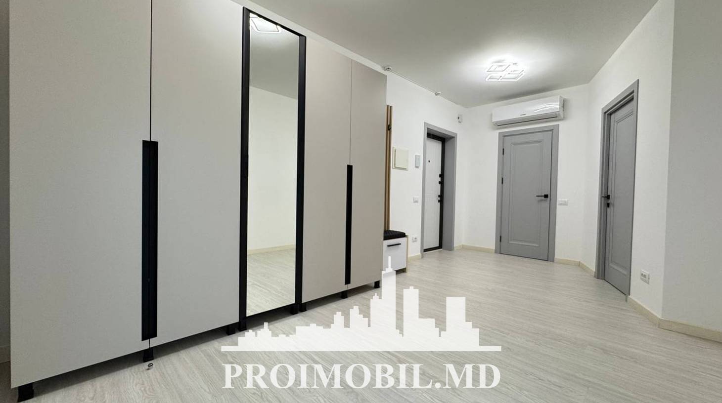https://images.proimobil.md/ucZVhDcqr3wb-Y0kTXW2bWg3r8VvI1J8oTaa_ZXS5GE/watermark:0.75:so:0:30:0.39/resize:fill:1460:816:1/gravity:ce/bG9jYWw6Ly8vZXN0YXRlL2xyLzQ1NDZkYWE3LWRjMTQtNGUwZi05MWVhLWFlMjIyZjg0MjMxZS5qcGVn