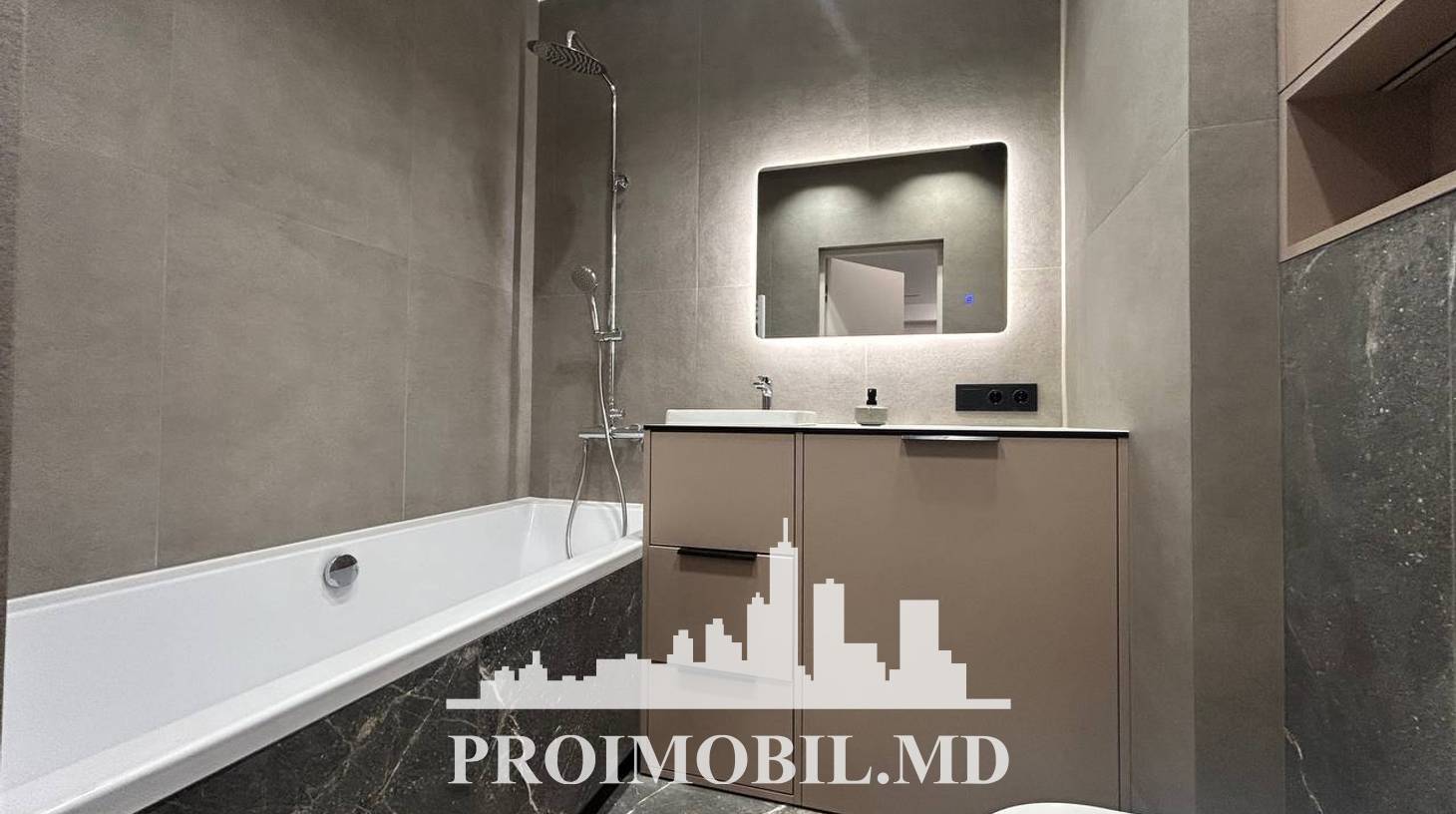 https://images.proimobil.md/ud4f7sS6FWReqjMyE97viQTmPjDwLJ3KiW6nOhfiFbo/watermark:0.75:so:0:30:0.39/resize:fill:1460:816:1/gravity:ce/bG9jYWw6Ly8vZXN0YXRlL2xyLzFmNzk1NmJmLTI5MGQtNDgxOS05NmRjLWU1MjM5ZDVhOTY5Yi5qcGVn