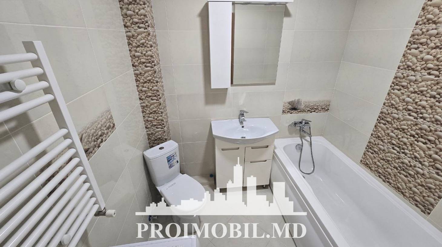 https://images.proimobil.md/udNFbo5ur_2yMovFLw9hiQmBgkGJXEHrAdGk0qLcJZA/watermark:0.75:so:0:30:0.39/resize:fill:1460:816:1/gravity:ce/bG9jYWw6Ly8vZXN0YXRlL2xyL2MzODc0NmNkLWJhMGYtNDA0MS1iZDE5LTBiNDEwMmM0ZjUyZi5qcGVn