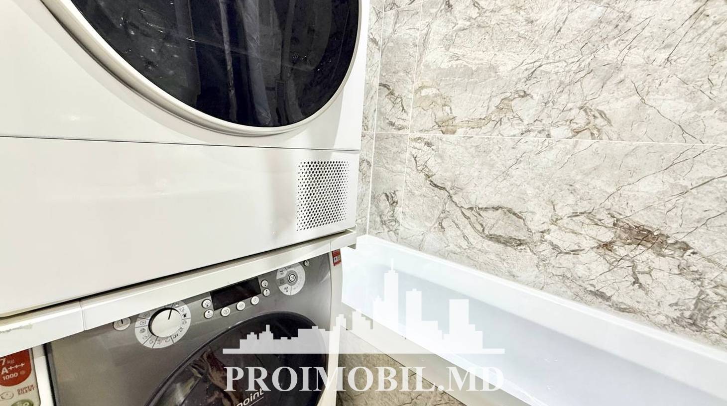 https://images.proimobil.md/uds75Ny_DF5gdqe8WgKB_YcJGDGWPVSdbL-XzE-UcqU/watermark:0.75:so:0:30:0.39/resize:fill:1460:816:1/gravity:ce/bG9jYWw6Ly8vZXN0YXRlL2xyLzM1MTQ5ZTAwLTZkOGMtNDRlZi05YTdlLTc0Yzg5NThlYTBiOS5qcGVn