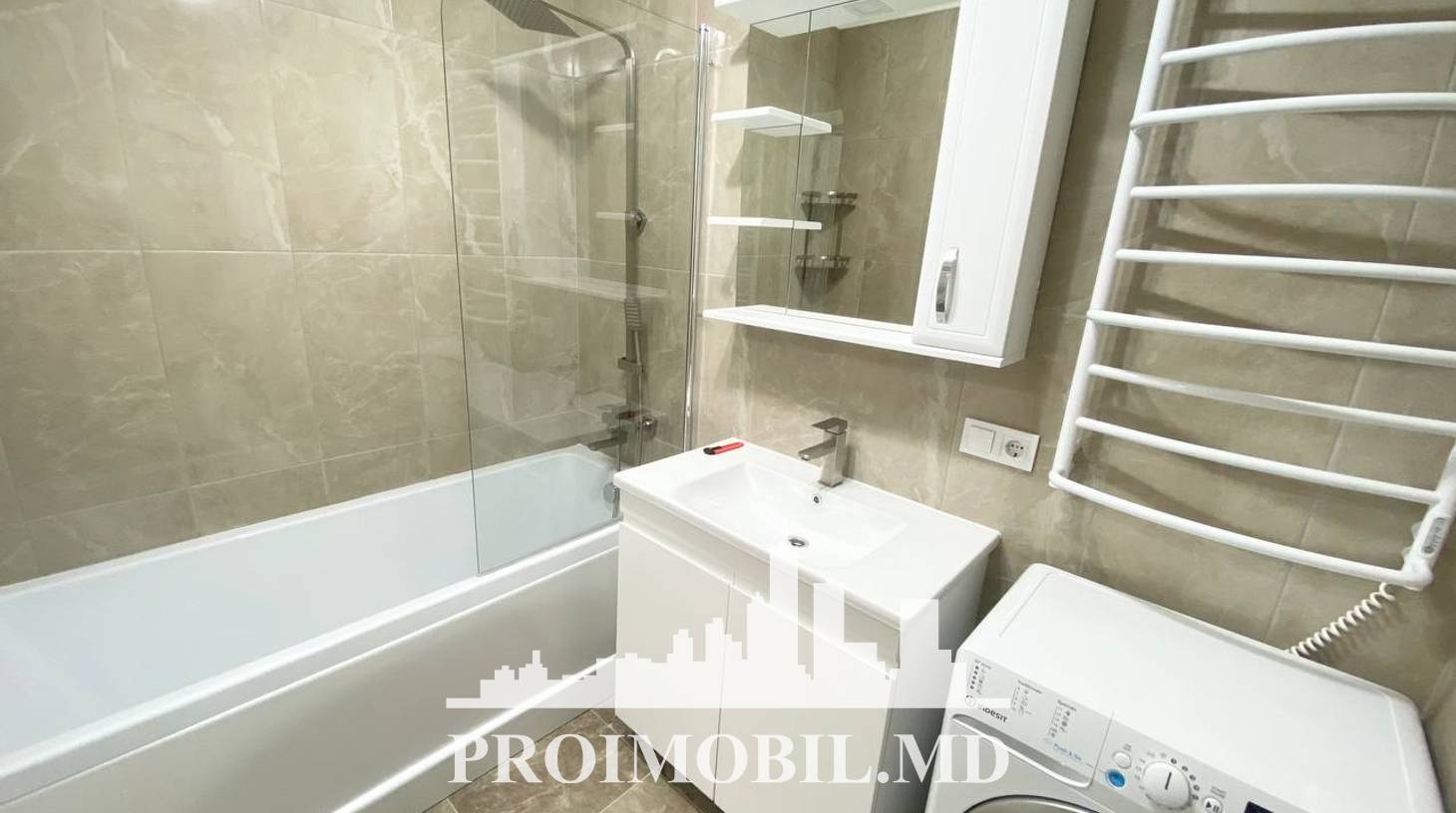 https://images.proimobil.md/ueRPYtIuFGPyB65r1hz6lyRaBVZMxMUNr5N5FPc_7Nk/watermark:0.75:so:0:30:0.39/resize:fill:1460:816:1/gravity:ce/bG9jYWw6Ly8vZXN0YXRlL2xyL2M1ZGQ1ZTU3LWQ1N2QtNDVmZS1hMDI2LThjYzk3MGRiNTdmNy5qcGVn
