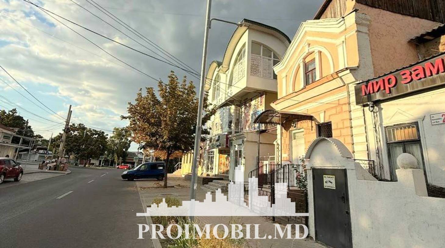 https://images.proimobil.md/ueVnTKsnSrOwsTg3GguKS_SQxiR6dWNDLVW5PG20Pqg/watermark:0.75:so:0:30:0.39/resize:fill:1460:816:1/gravity:ce/bG9jYWw6Ly8vZXN0YXRlL2xyL2QwNDkwMTVhLTE2NDItNDk4Ny05NzJlLWMxMTI3ZmU3OWVkOS5qcGVn