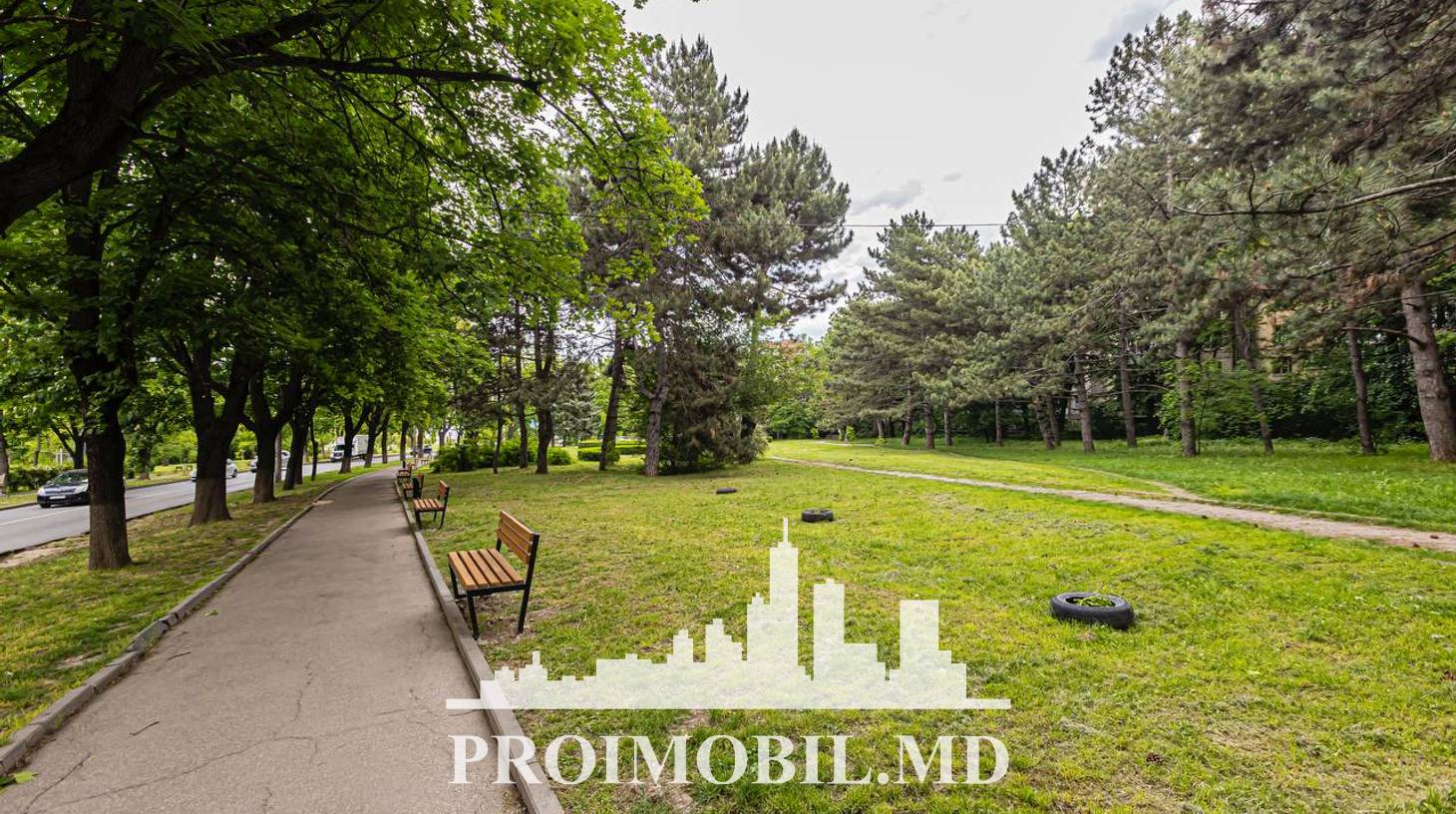 https://images.proimobil.md/ueex5kX1vWiUm6jc6xtYoLs5c7qHrRMifm-rIZP_3ic/watermark:0.75:so:0:30:0.39/resize:fill:1460:816:1/gravity:ce/bG9jYWw6Ly8vZXN0YXRlL2xyL2M3ZjA0ZjE4LWEzNWUtNGEyOC04ZGFiLTliYmQzZTgxNjAyYi5qcGVn
