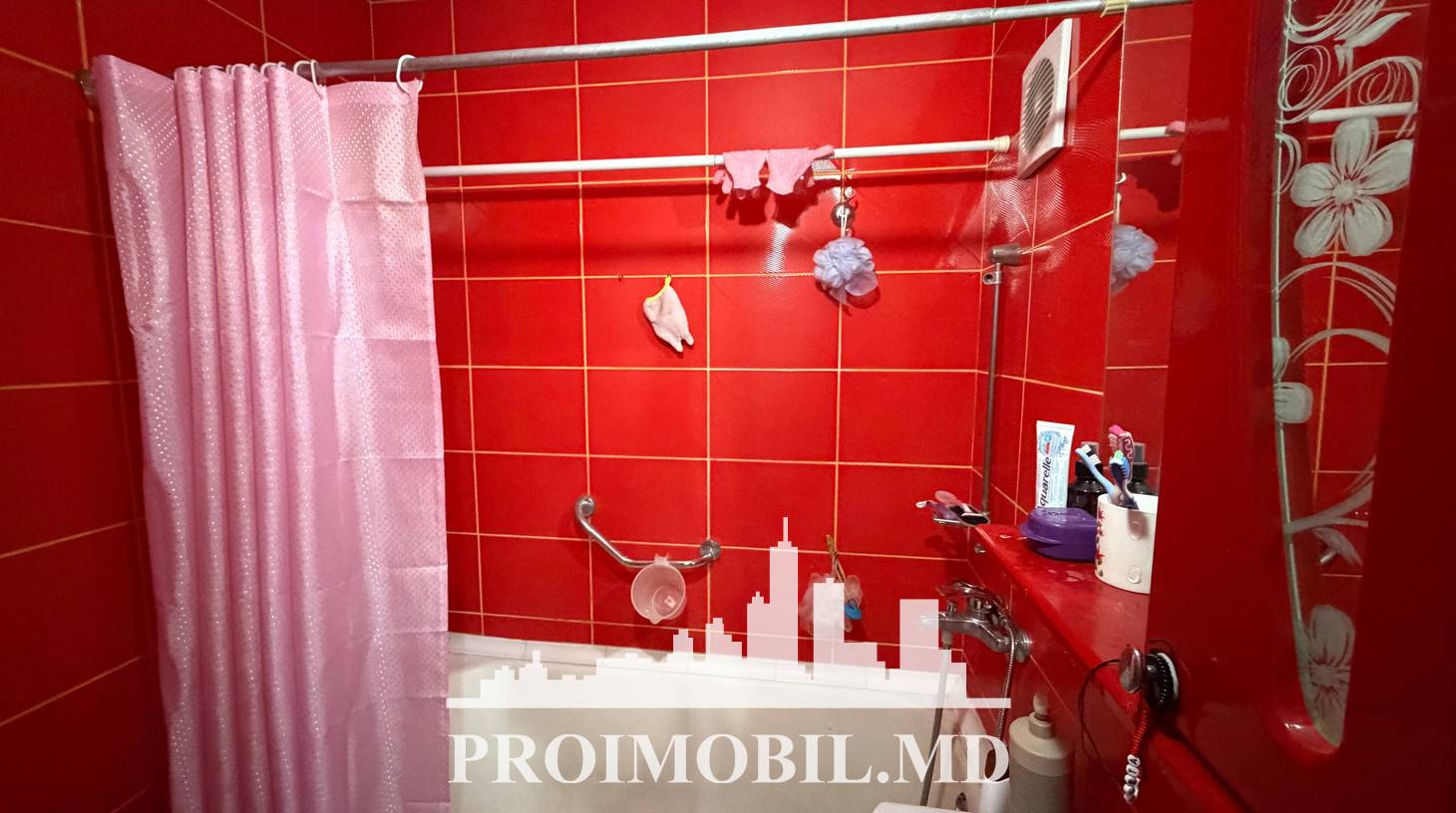 https://images.proimobil.md/ugnbcB85mGkTKMaTDE06HMRmhBnIpWgb5GNc2TNwWh0/watermark:0.75:so:0:30:0.39/resize:fill:1460:816:1/gravity:ce/bG9jYWw6Ly8vZXN0YXRlL2xyLzA0NzNkMDJjLThkMzgtNDBhNC04MjIwLTA5OGQyNWZkYTNjNS5qcGVn