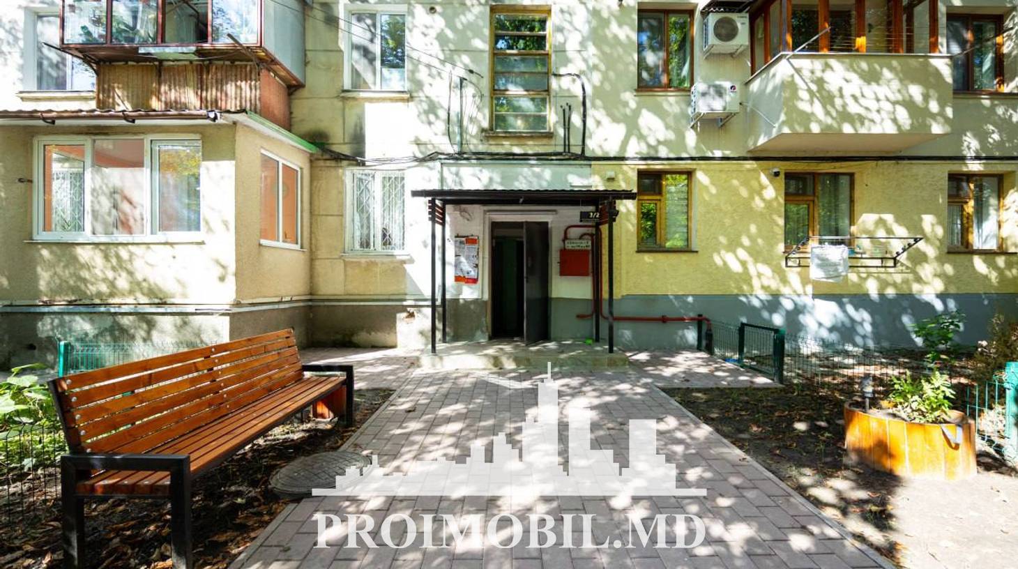 https://images.proimobil.md/ukYE76fMUQ76TnNldQzg7Eg5mJdFRS1xorphqXIYgX0/watermark:0.75:so:0:30:0.39/resize:fill:1460:816:1/gravity:ce/bG9jYWw6Ly8vZXN0YXRlL2xyLzAyNjhmOWI1LTYzODUtNDdkOC05YjhiLTU0ZTlhYWNjNDI2Ni5qcGVn