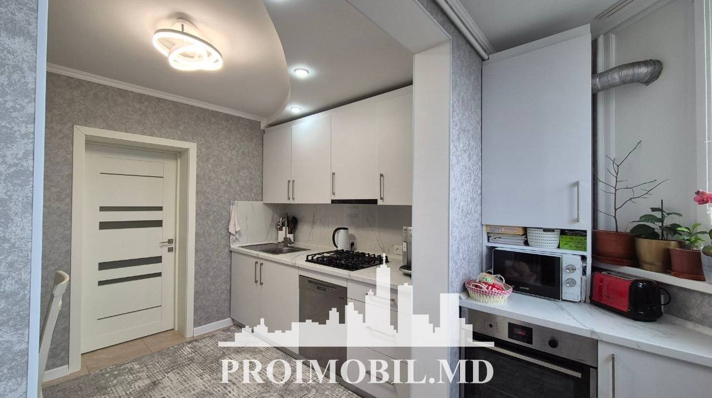 https://images.proimobil.md/umpBY8Wa3PySnYPD4YfzOoR0Yiqi3ZYYvdZQuI2YArQ/watermark:0.75:so:0:30:0.39/resize:fill:1460:816:1/gravity:ce/bG9jYWw6Ly8vZXN0YXRlL2xyLzVmYTNhODQ1LWUyZjQtNGE2OS05ODg2LWUzOTk4NmNiODc3NS5qcGVn