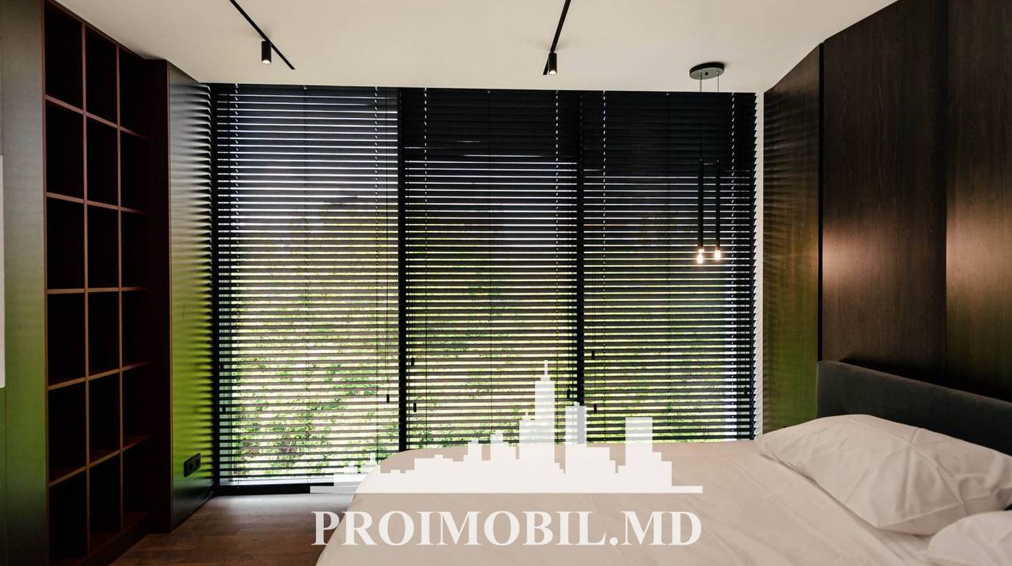 https://images.proimobil.md/uox6S2N45F5N6PXRzow6c-iUFnUMwe-uEcls9YR-0TQ/watermark:0.75:so:0:30:0.39/resize:fill:1460:816:1/gravity:ce/bG9jYWw6Ly8vZXN0YXRlL2xyLzZiODEzYThlLTRmYTItNDc2Mi04NWYyLWE2YzJhZGVmNGJhOC5qcGVn