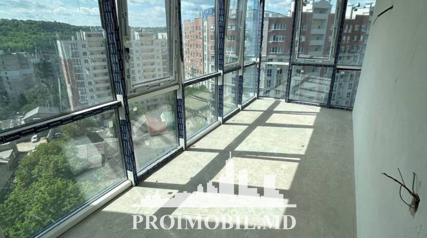 https://images.proimobil.md/upihc6ygVRElUAG09Tmr-BEtNg90Am4H64urZmE9ICQ/watermark:0.75:so:0:30:0.39/resize:fill:1460:816:1/gravity:ce/bG9jYWw6Ly8vZXN0YXRlL2xyL2UwZjU3MTc3LWY3ZjgtNDEyYS05YzBjLWYwNjIzOGRlZTUxOC5qcGVn
