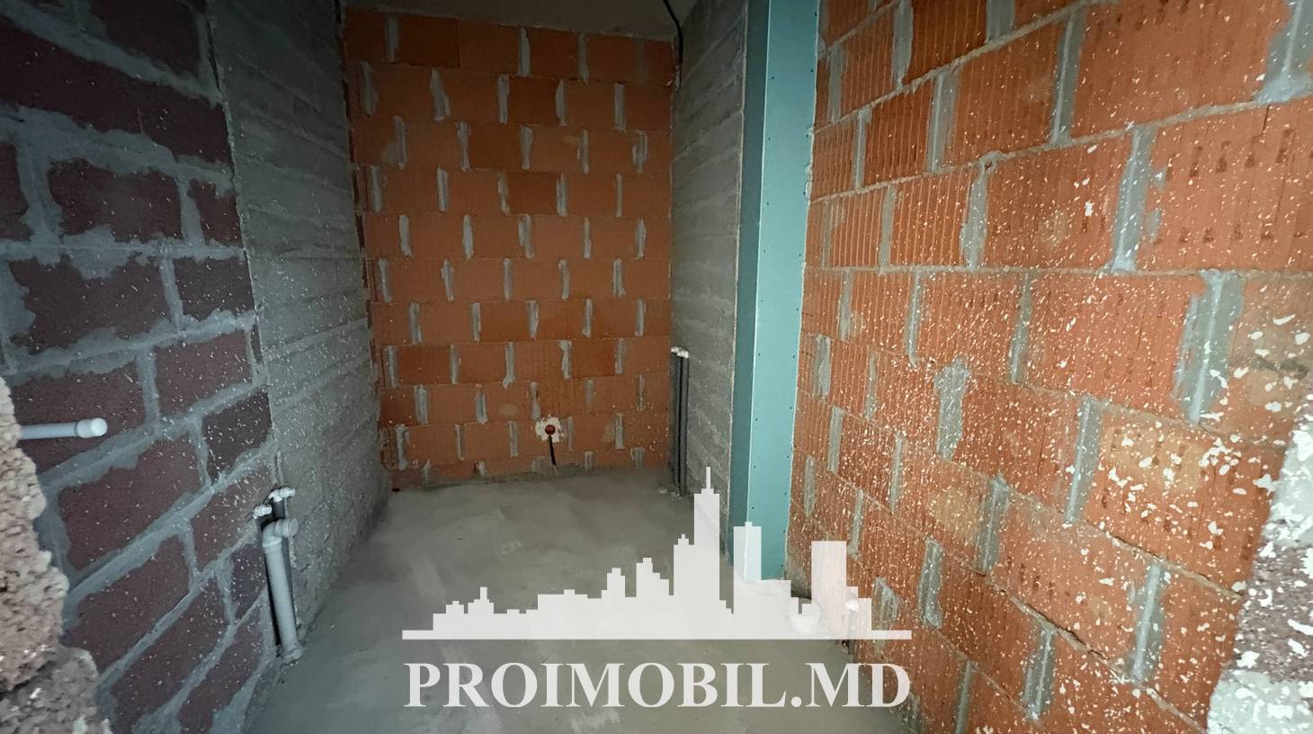 https://images.proimobil.md/urGyOjoeW0n9ES-MQzQ_tOMWg8f8sFXD7QamZ6UQ5Hg/watermark:0.75:so:0:30:0.39/resize:fill:1460:816:1/gravity:ce/bG9jYWw6Ly8vZXN0YXRlL2xyLzJiNTNkNTg0LTU4YWYtNDlmMC1iMzUxLWRmYjNjMGQ5MTk1Ny5qcGVn