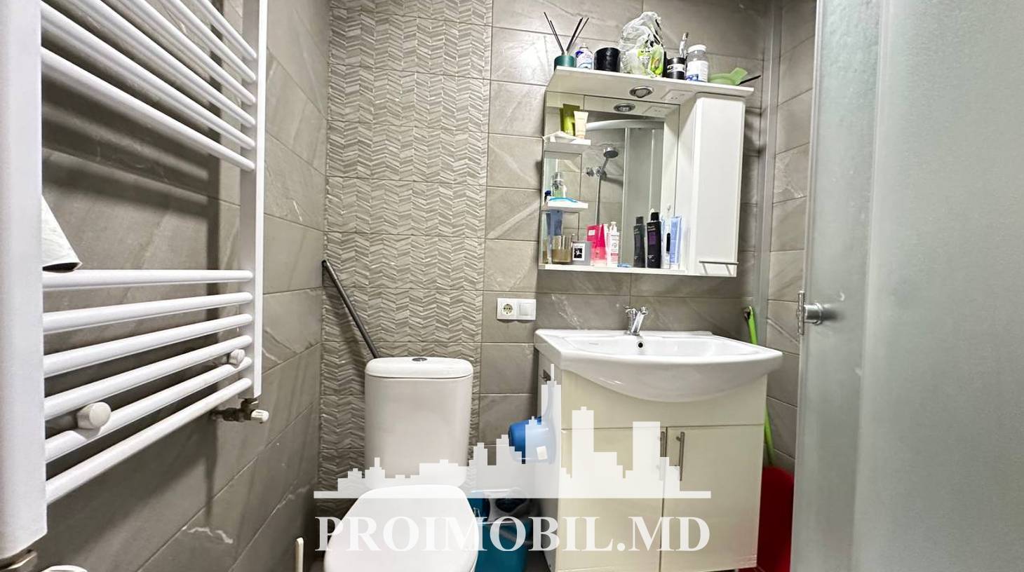 https://images.proimobil.md/uvXXV7ykKW3PcN3jTM7BsmE52Ii3GU8TqUCOFdU-zbg/watermark:0.75:so:0:30:0.39/resize:fill:1460:816:1/gravity:ce/bG9jYWw6Ly8vZXN0YXRlL2xyLzQ2MjZmN2FlLWQzYmYtNGU3Ny1iMWUwLTBjMThlMjA5ZGQ0Ny5qcGVn
