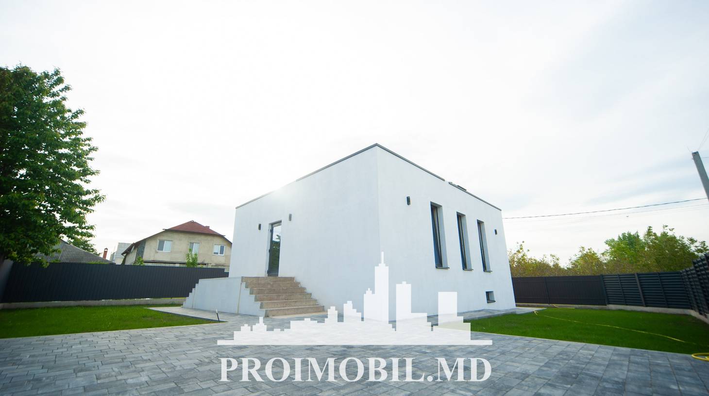 https://images.proimobil.md/uxgPts4eRapElClxiAc9aHLL7T-C5oOkm3e5RQhnAxs/watermark:0.75:so:0:30:0.39/resize:fill:1460:816:1/gravity:ce/bG9jYWw6Ly8vZXN0YXRlL2xyL2JlNDg4Mzk5LWVkYWMtNDdjNy1iYjMxLTMyNzMxMzliNTIwOC5qcGVn
