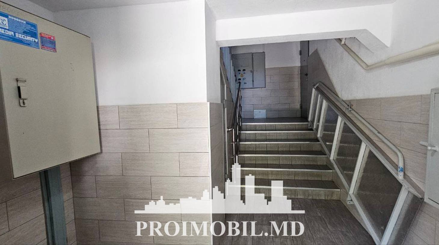 https://images.proimobil.md/uzEDO9OphPVSfp1nFCp25fUmXc2_W-DUlN_eulOabz8/watermark:0.75:so:0:30:0.39/resize:fill:1460:816:1/gravity:ce/bG9jYWw6Ly8vZXN0YXRlL2xyLzZiNTk0YWE2LTlmYmEtNDhlMi04ZGUxLTI5YWFhNDAzNzdlZC5qcGVn