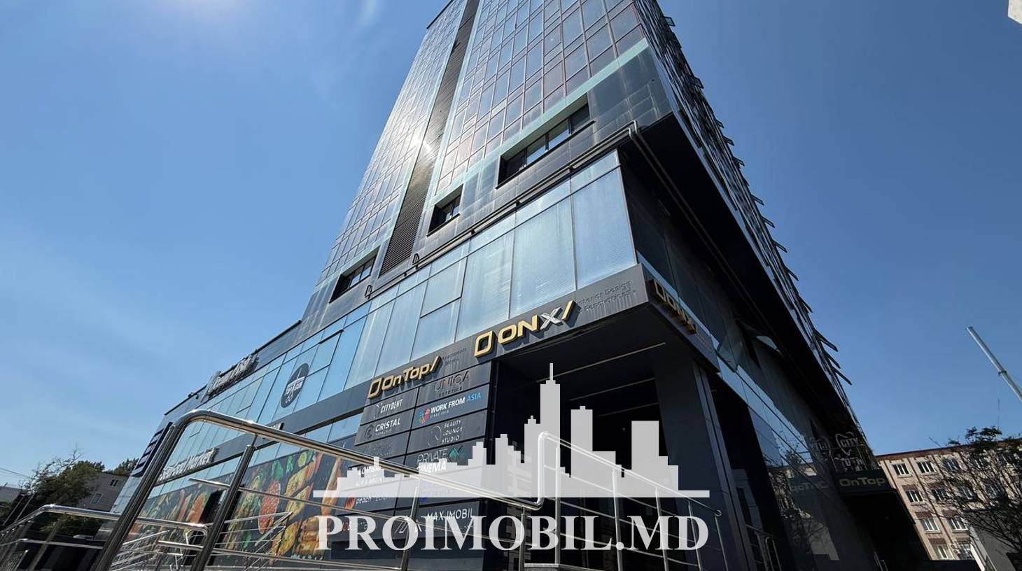 https://images.proimobil.md/v-lekIqsfWyeK9iM0RtzwS7eO0qvc9x1UtsJy9fopug/watermark:0.75:so:0:30:0.39/resize:fill:1460:816:1/gravity:ce/bG9jYWw6Ly8vZXN0YXRlL2xyLzRkZjhiMTQ4LTRjNTUtNGE0Yi1hNzU0LTFiYWNjMWJlNDkzZS5qcGVn