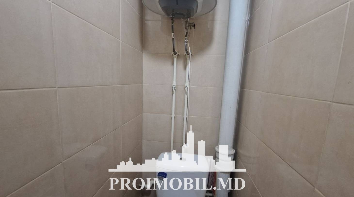 https://images.proimobil.md/v1ydvK0ekrZxpDnlTj9IrZdaf4coeIE_aSg7liAVWVE/watermark:0.75:so:0:30:0.39/resize:fill:1460:816:1/gravity:ce/bG9jYWw6Ly8vZXN0YXRlL2xyLzYyYzZiYzBlLWRiMWEtNGIyMS04NmQwLWQyMzYwNTc1YmRlMS5qcGVn