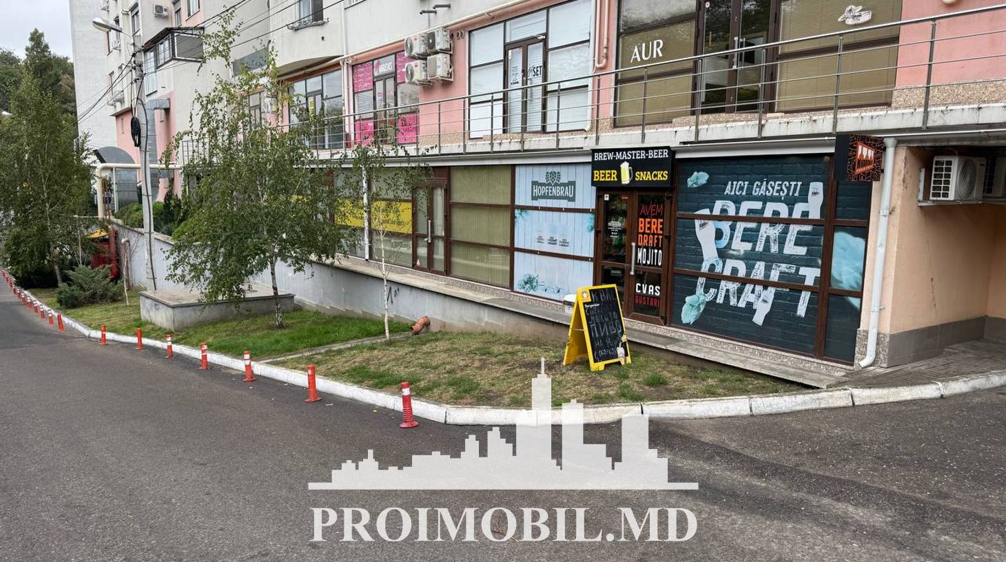 https://images.proimobil.md/v263sfRVLpyAi_SlDpeK17oylfe2aZ-BP8dCJmkciDc/watermark:0.75:so:0:30:0.39/resize:fill:1460:816:1/gravity:ce/bG9jYWw6Ly8vZXN0YXRlL2xyLzNhN2MxNjZlLTYzY2QtNDk0Yi04NTVmLWQ3NmVmYWIyZmM3Zi5qcGVn