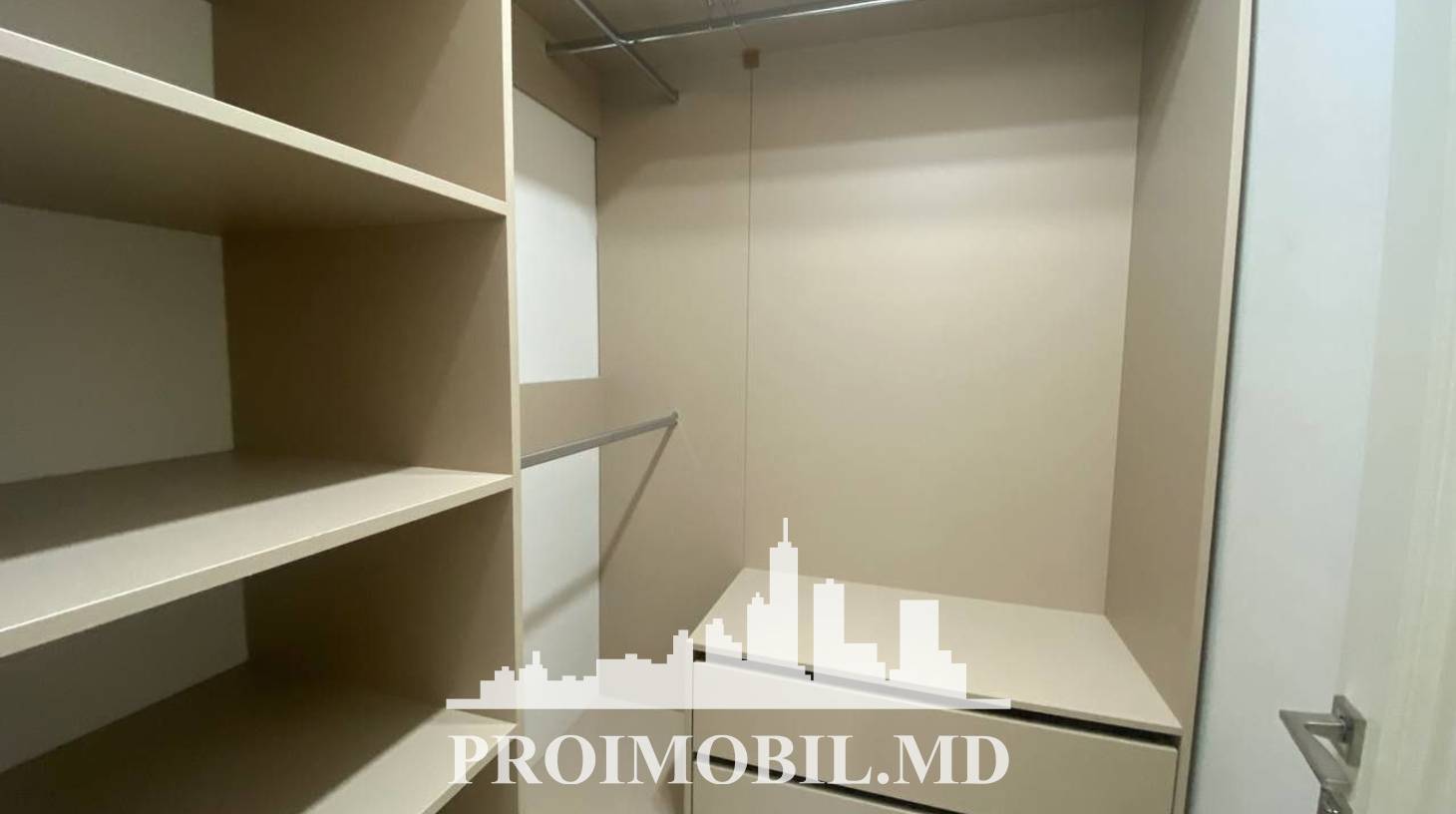 https://images.proimobil.md/v2jYZ4ySF2n7K43FXus8hN7jfEzlnWIG8L5J-cHzk5Y/watermark:0.75:so:0:30:0.39/resize:fill:1460:816:1/gravity:ce/bG9jYWw6Ly8vZXN0YXRlL2xyLzUyNmQ5M2I5LWJjOGQtNGRmYS1hNTlhLTQzYmE1YzdiMWRkOS5qcGVn