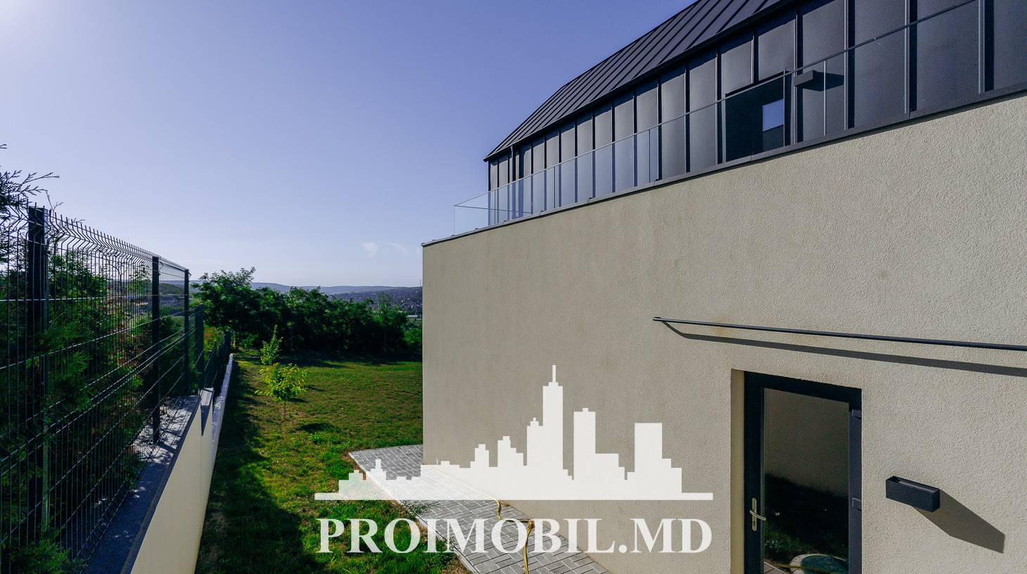https://images.proimobil.md/v3iU89FfxHXZRltFA2deESn7MTq5YlrN1E9IQSg5kE4/watermark:0.75:so:0:30:0.39/resize:fill:1460:816:1/gravity:ce/bG9jYWw6Ly8vZXN0YXRlL2xyLzJlMzA2ZTVjLWVjN2QtNDM3NC1iMWE4LWIwZjJiMDQ5NDJjMi5qcGVn
