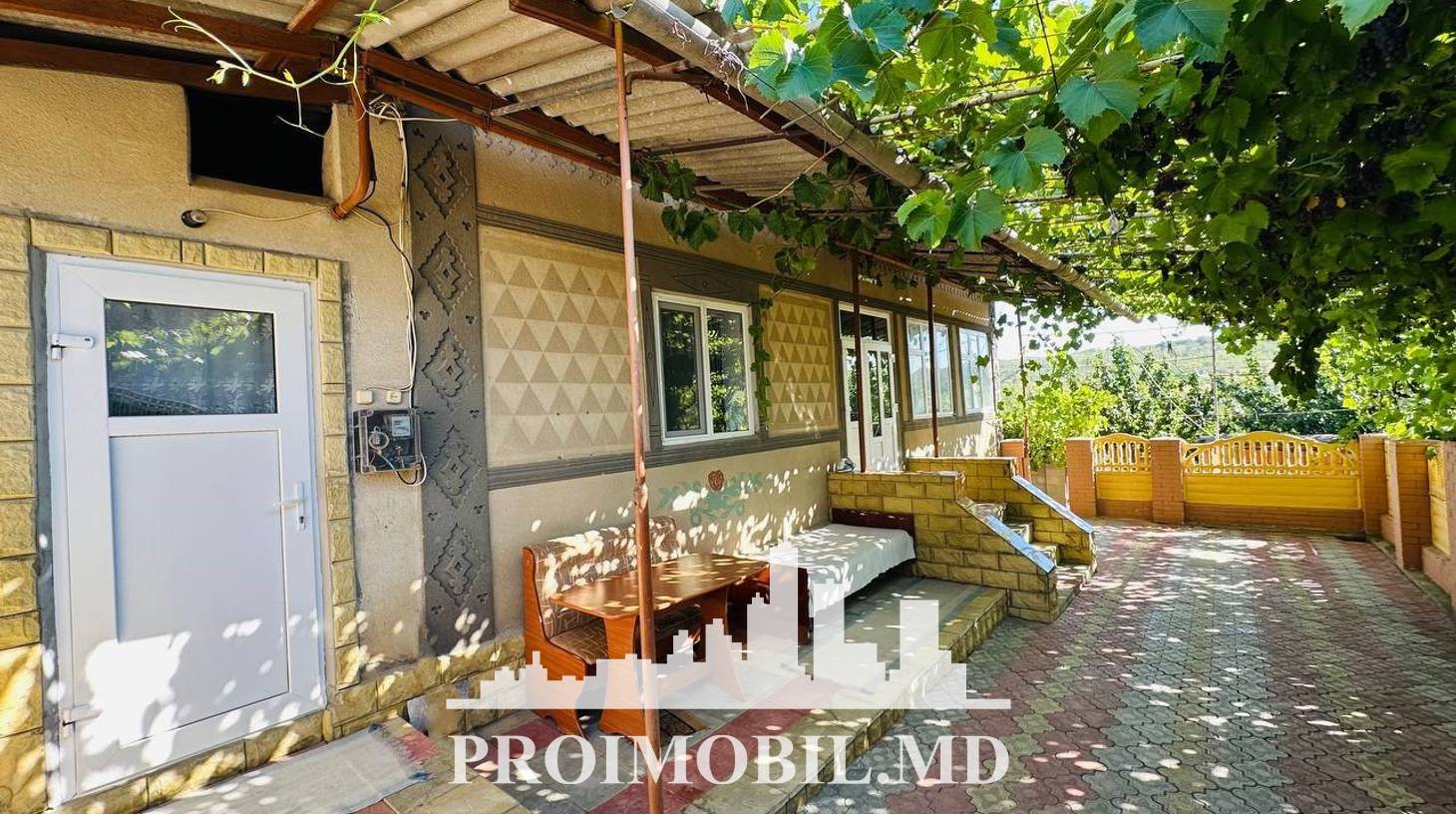 https://images.proimobil.md/v4E8K_UsiwGvQOiFZhnIqP_3Zegoz93RYoL32OB3y7c/watermark:0.75:so:0:30:0.39/resize:fill:1460:816:1/gravity:ce/bG9jYWw6Ly8vZXN0YXRlL2xyLzEyNDAwMDQxLTA0YjktNGUxOS04YzhlLTMzYzkwMDRhNGYyMi5qcGVn