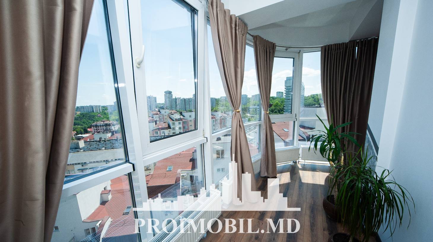 https://images.proimobil.md/v4XBZKZsyhZH_RQ-5RrcYPnt8BlP5F_-rGllUWehY2Q/watermark:0.75:so:0:30:0.39/resize:fill:1460:816:1/gravity:ce/bG9jYWw6Ly8vZXN0YXRlL2xyL2U2YWJmMmQzLTgzOGMtNGExOS1hMzYxLWU0OGFhOTcwNTE4ZS5qcGVn