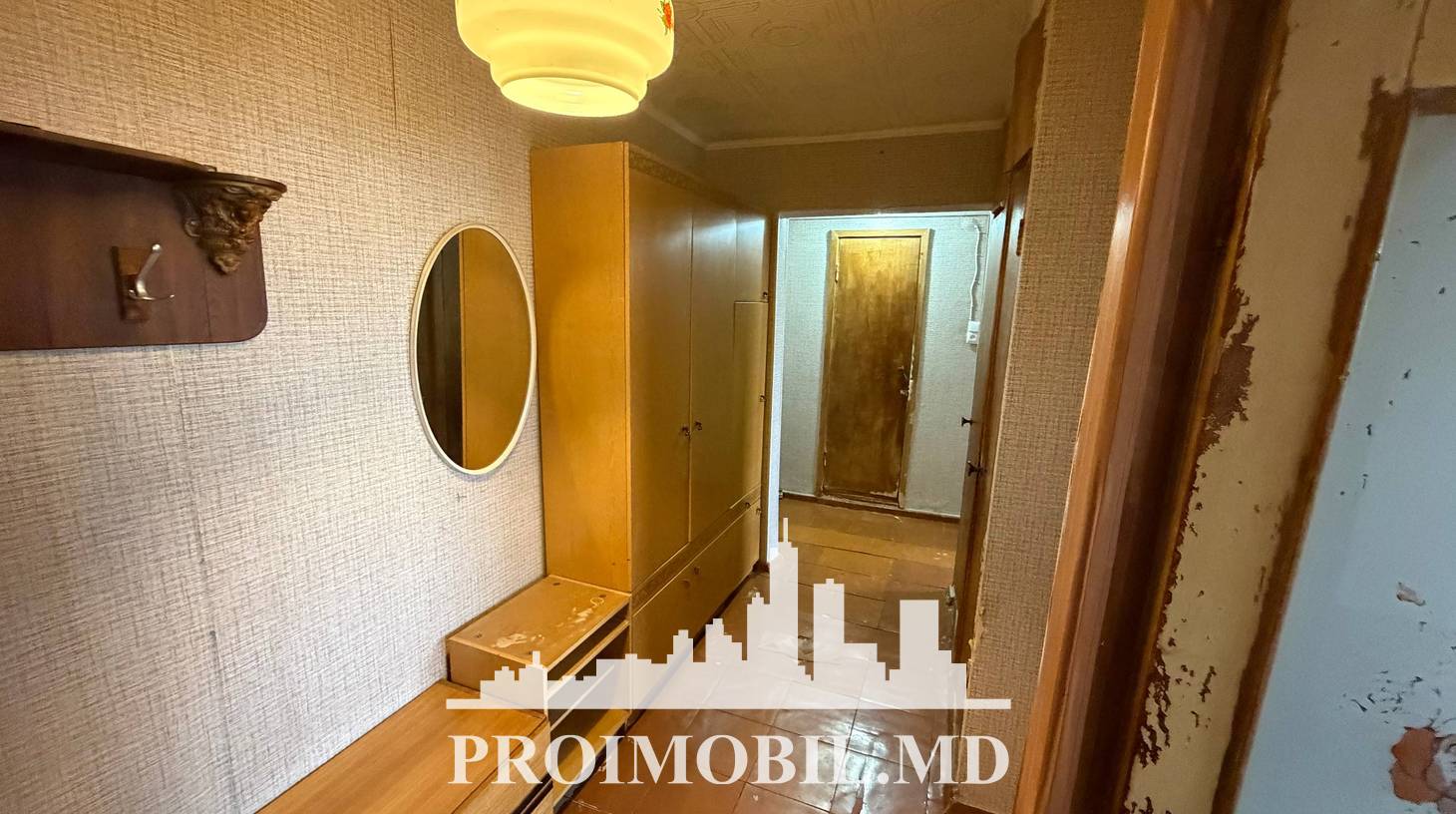 https://images.proimobil.md/v8KsjE5_gX5IyNzjuGVkTTA08g-pOO0NUOB4MuDqLM0/watermark:0.75:so:0:30:0.39/resize:fill:1460:816:1/gravity:ce/bG9jYWw6Ly8vZXN0YXRlL2xyL2RmZjJkZmUxLThmMmItNDY0Yy1iZjIwLTk3MGRjOTcwYjRhYS5qcGVn