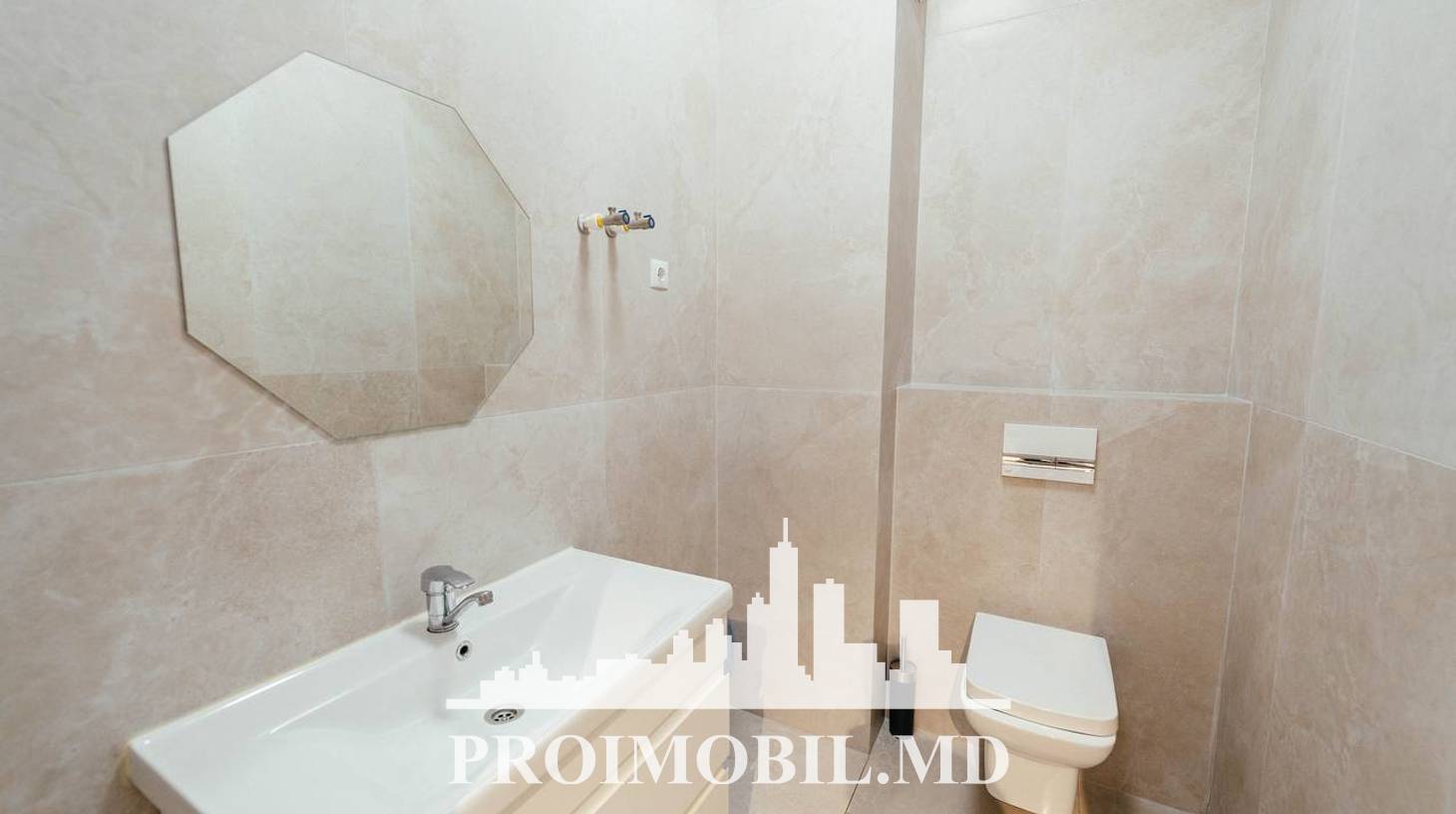 https://images.proimobil.md/v8z6-8w-d9EneiFnATxGDNRXf7c1LS4GZ97FJqPyz4A/watermark:0.75:so:0:30:0.39/resize:fill:1460:816:1/gravity:ce/bG9jYWw6Ly8vZXN0YXRlL2xyL2ExZjliZmZjLWY5OGQtNDAxZi1iNjYwLTM0Mjg0YTRlYzA1Zi5qcGVn